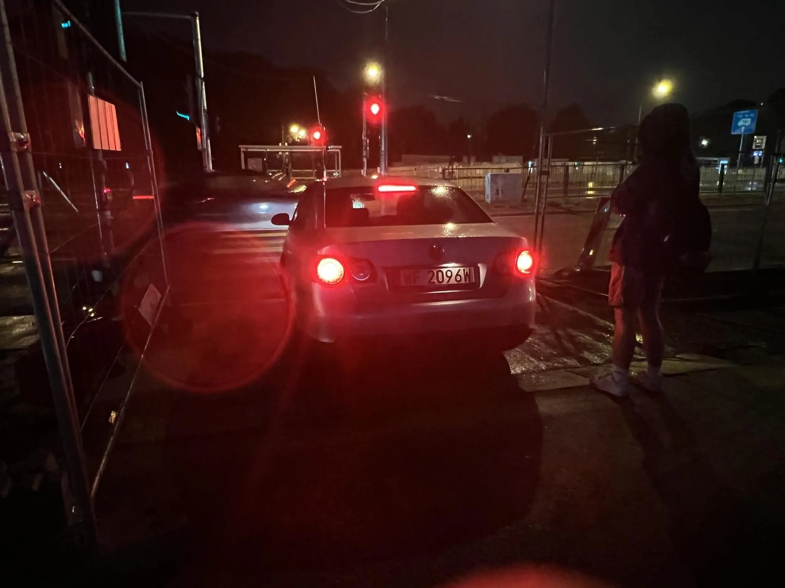 Wyjazd z zamkniętej ulicy przez przejście dla pieszych? Proszę bardzo! Niech inni uciekają!