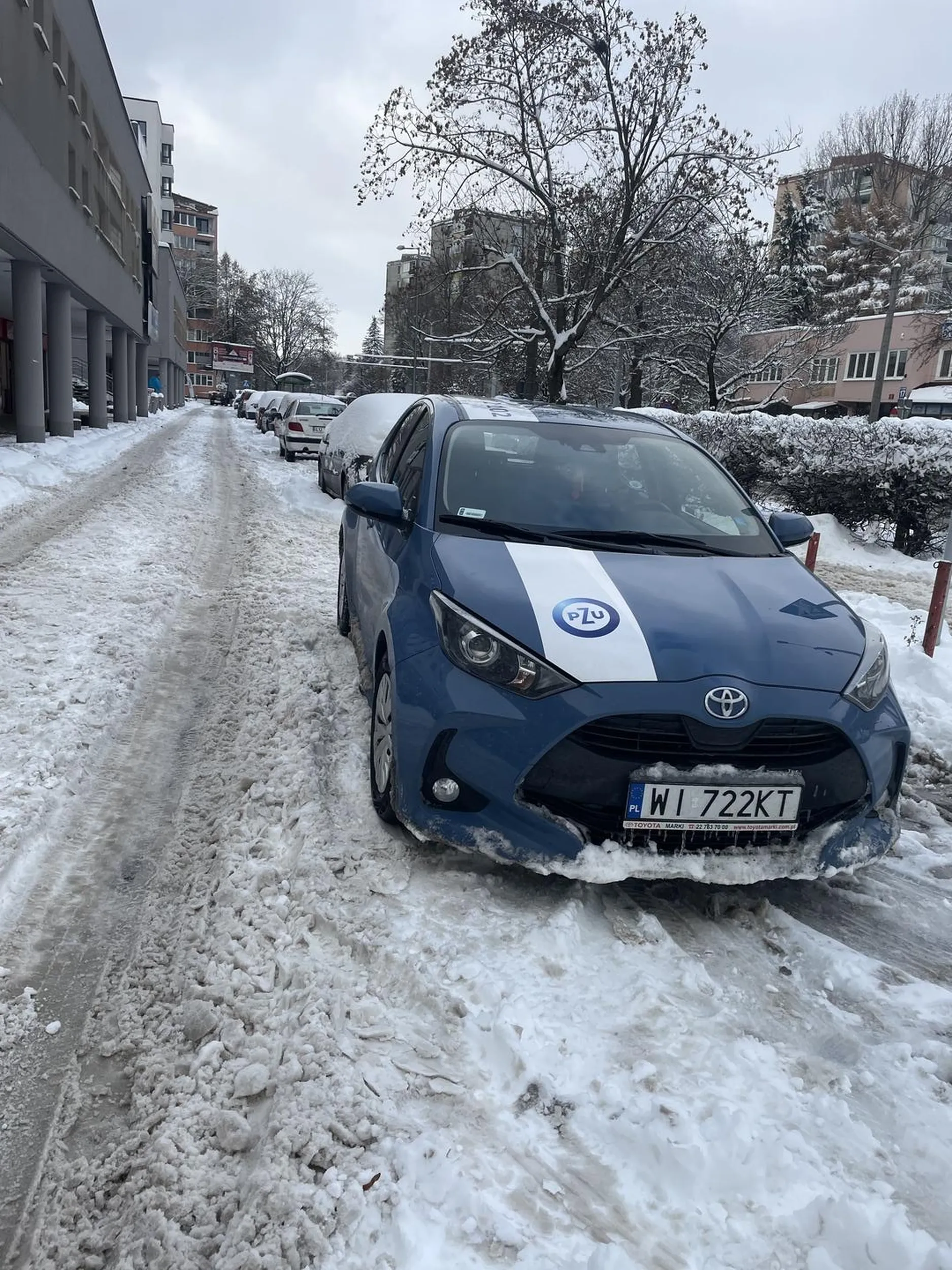 auto przedstawiciela ? nie ważne ze … Droga jednokierunkowa oczywiscie wjechał pod prąd