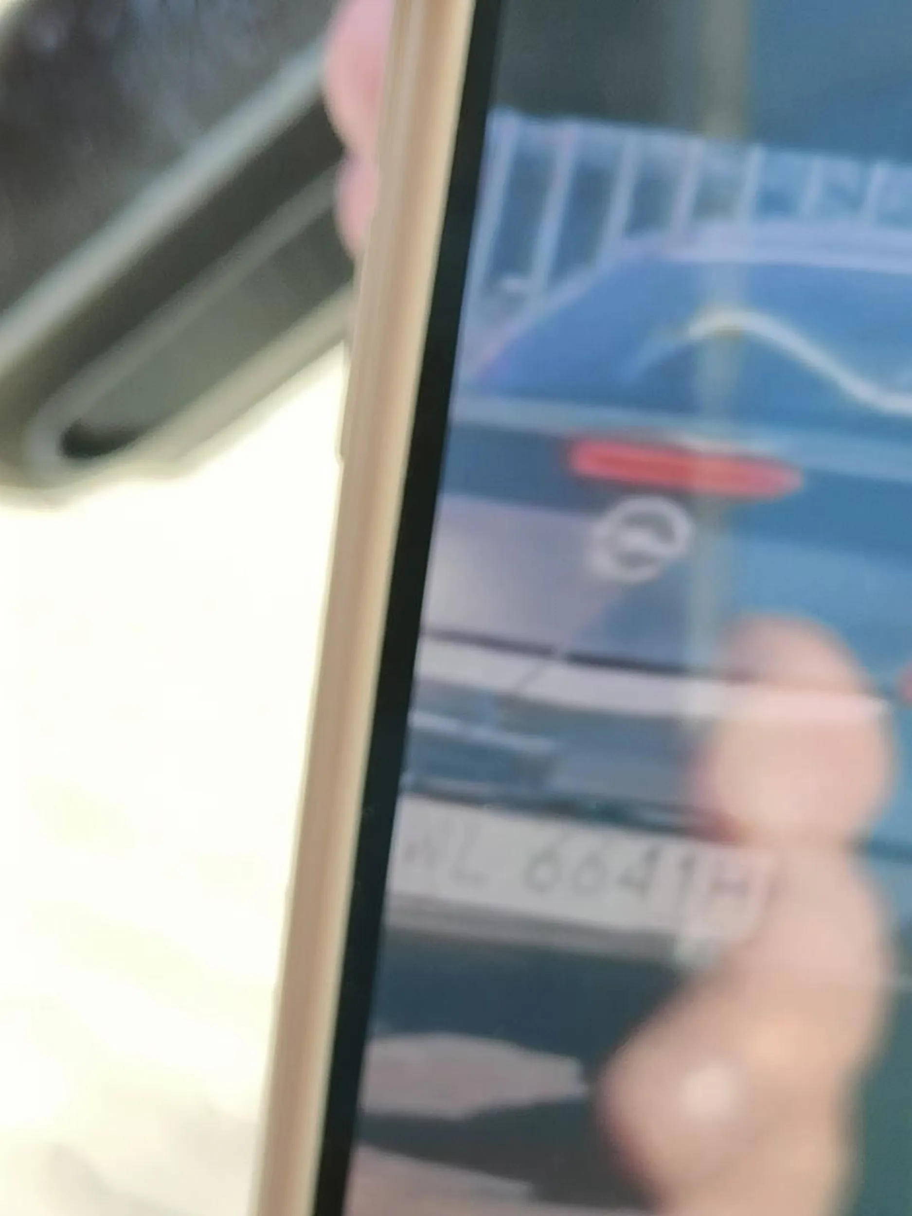 Opel Tigra którym dokonano rozboju rabunkowego na terenie Centrum Chinskiego w Wolce Kosowskiej dn 28.10.2022 w godzinach poludniowych.