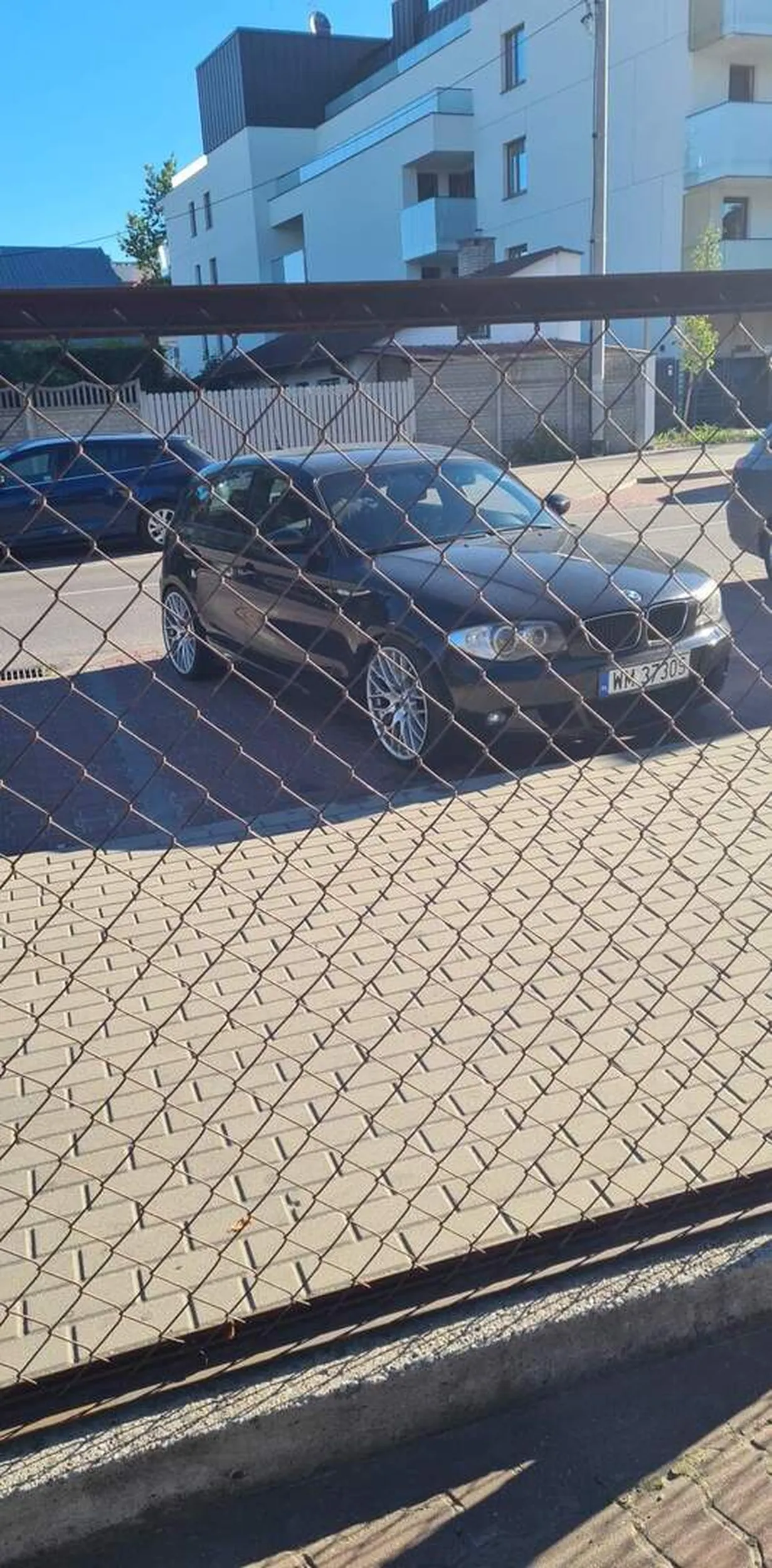 Bmw i wszystko jasne. Parkowanie opanowane perfect. Zwykły burak