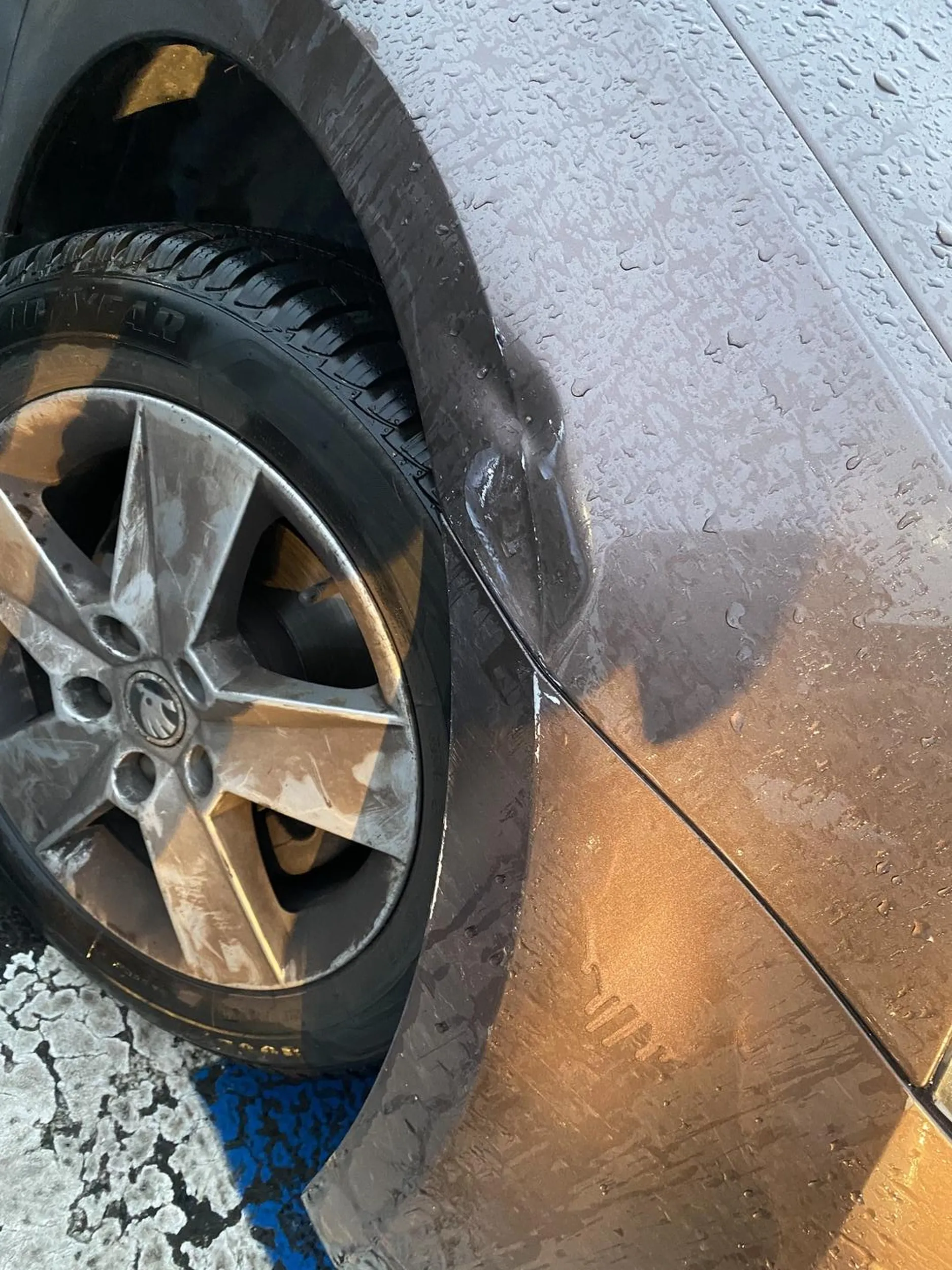 Wyszedlem ze sklepu, szok. Jak tak można parkować m?!