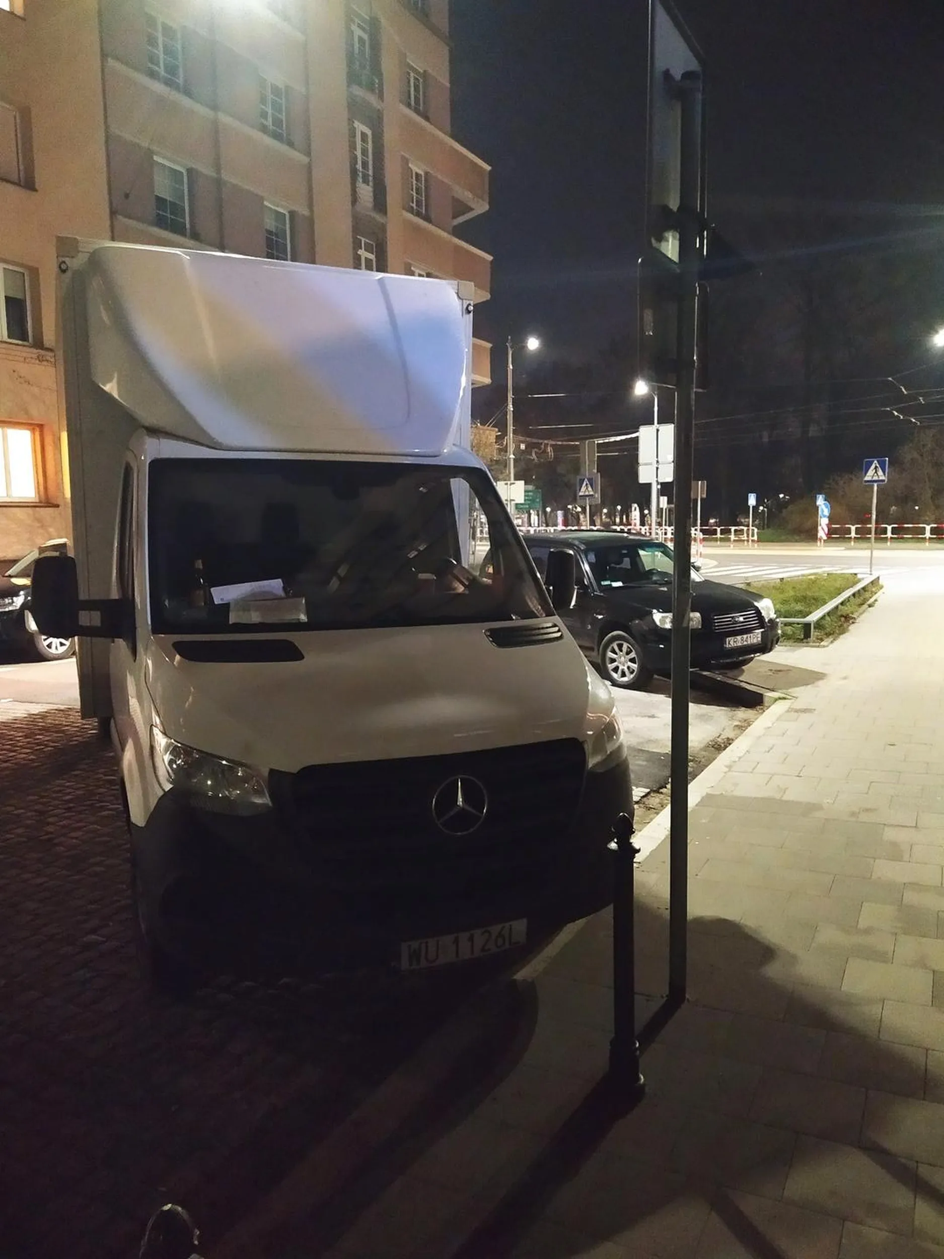 Wyższy poziom upośledzenia. Chociaż otwarte piwo w kabinie wiele wyjaśnia.