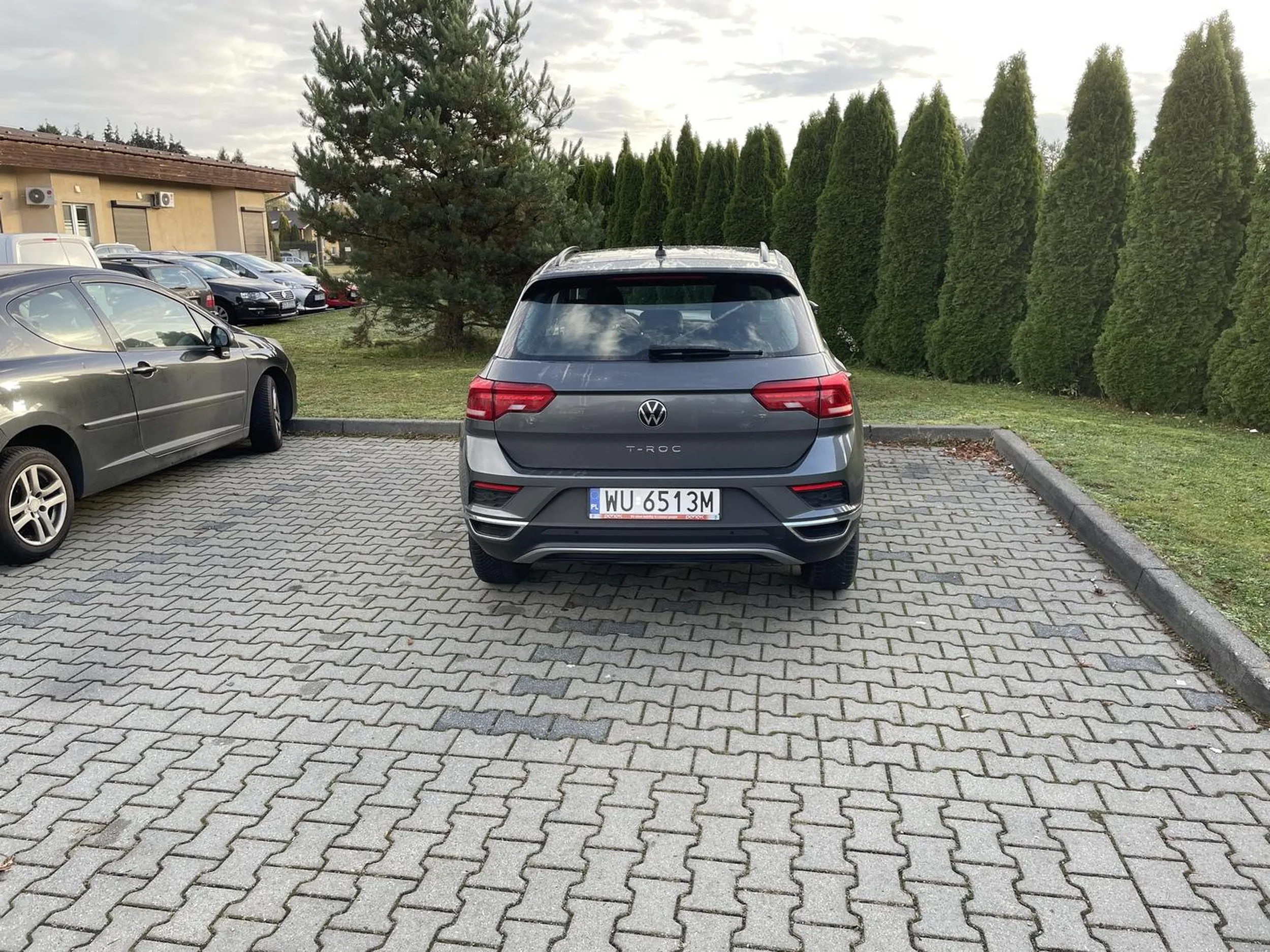 Pod przychodnią żeby inni do lekarza w tym samym czasie nie przyszli…