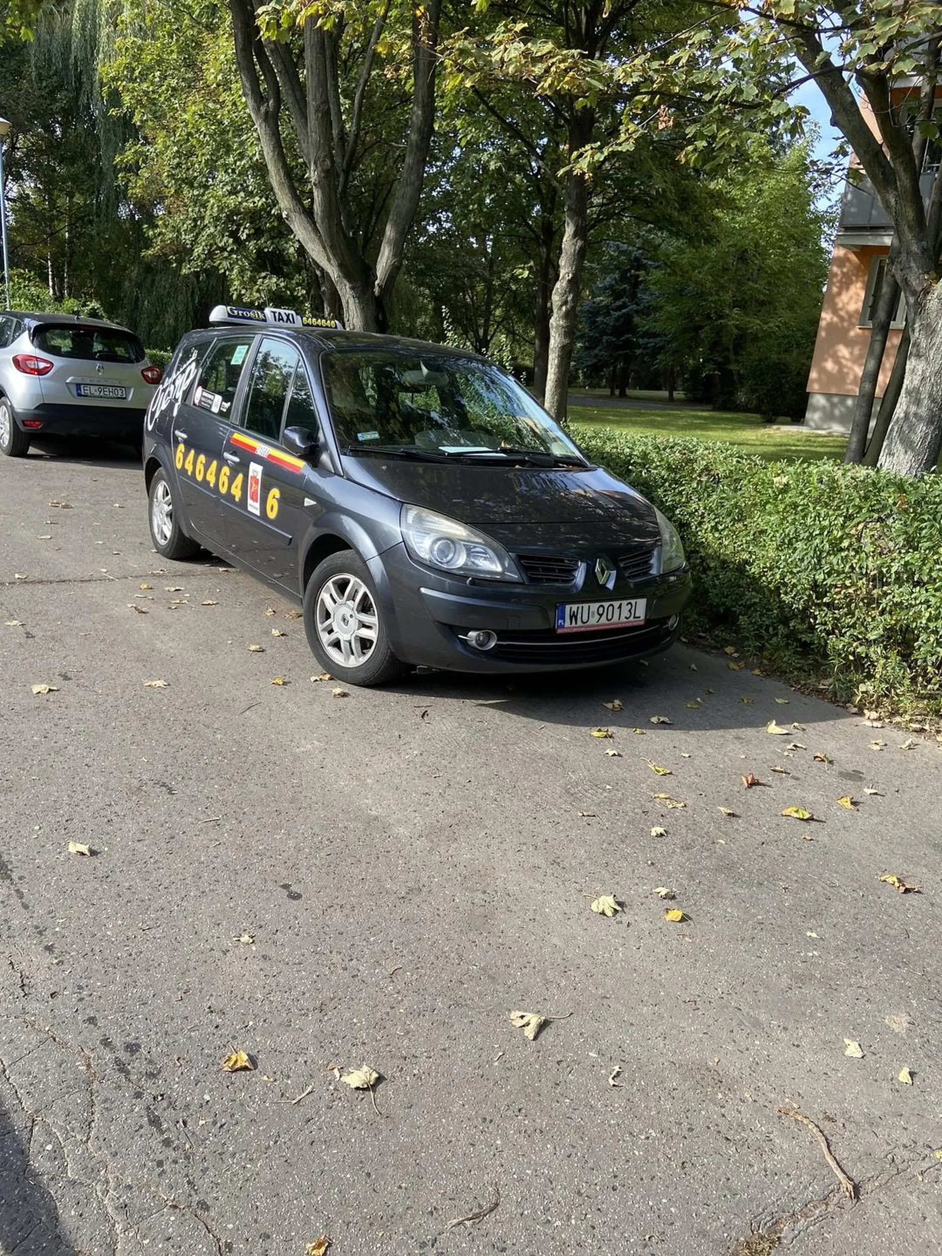Bardzo dobry, fajny i uśmiechnięty taksówkarz. Zdecydowanie polecam tego kierowcę!