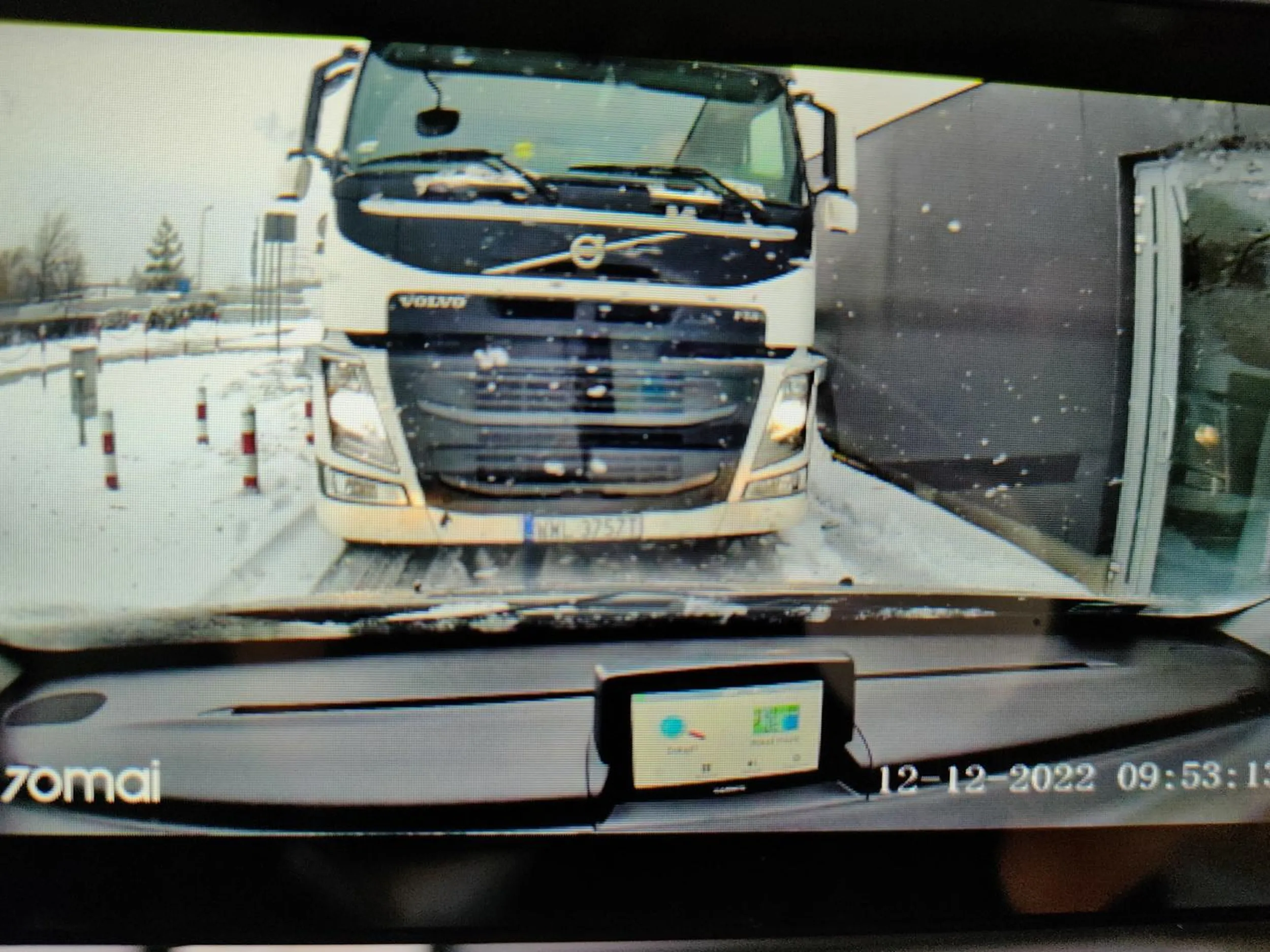 Wulgarne odzywki, parkuje na wyjeździe.