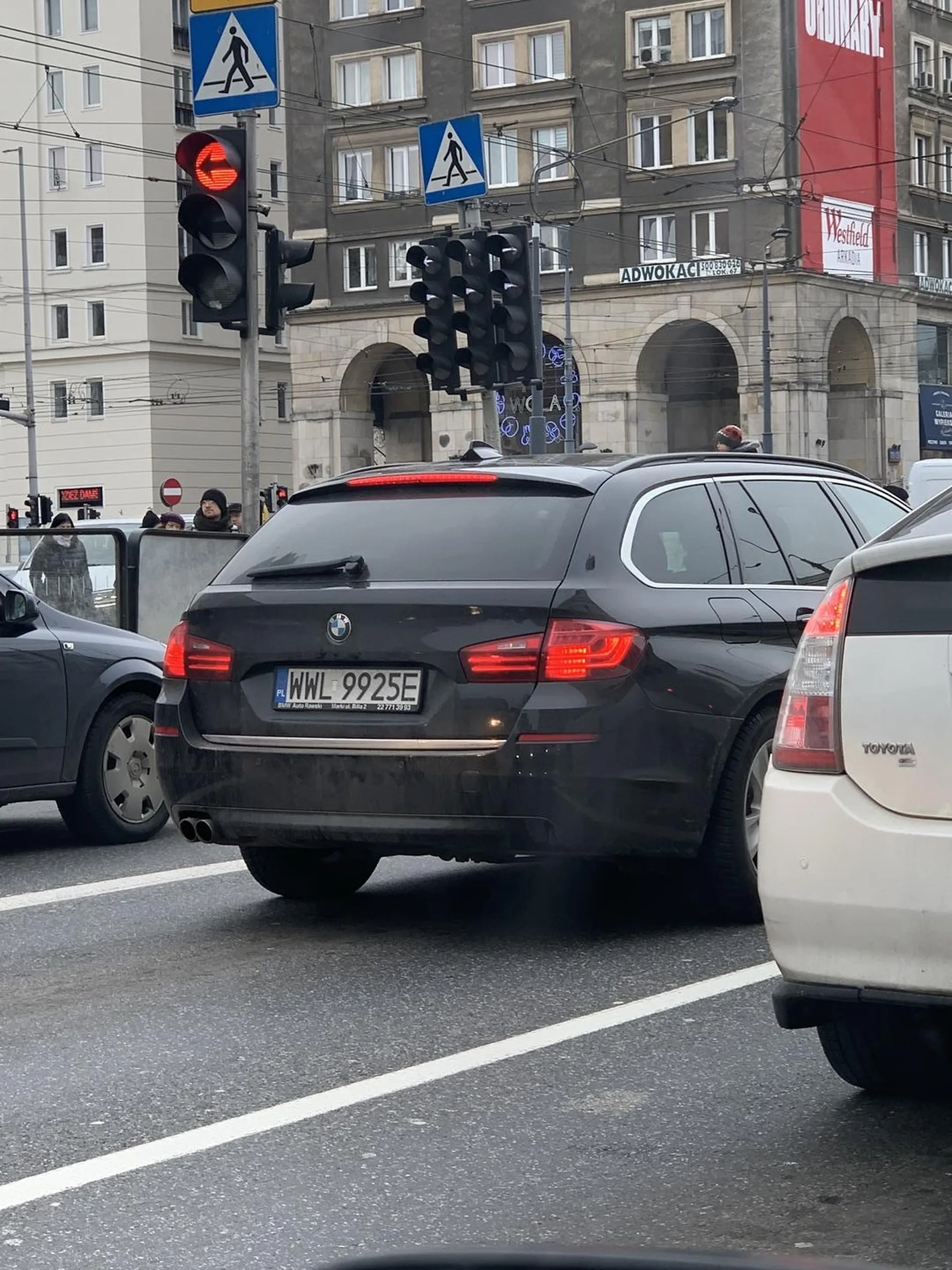 Al.Solidarności 12:00 przemierzasz świat bez kierunkowskazów, kiedyś się przeliczysz