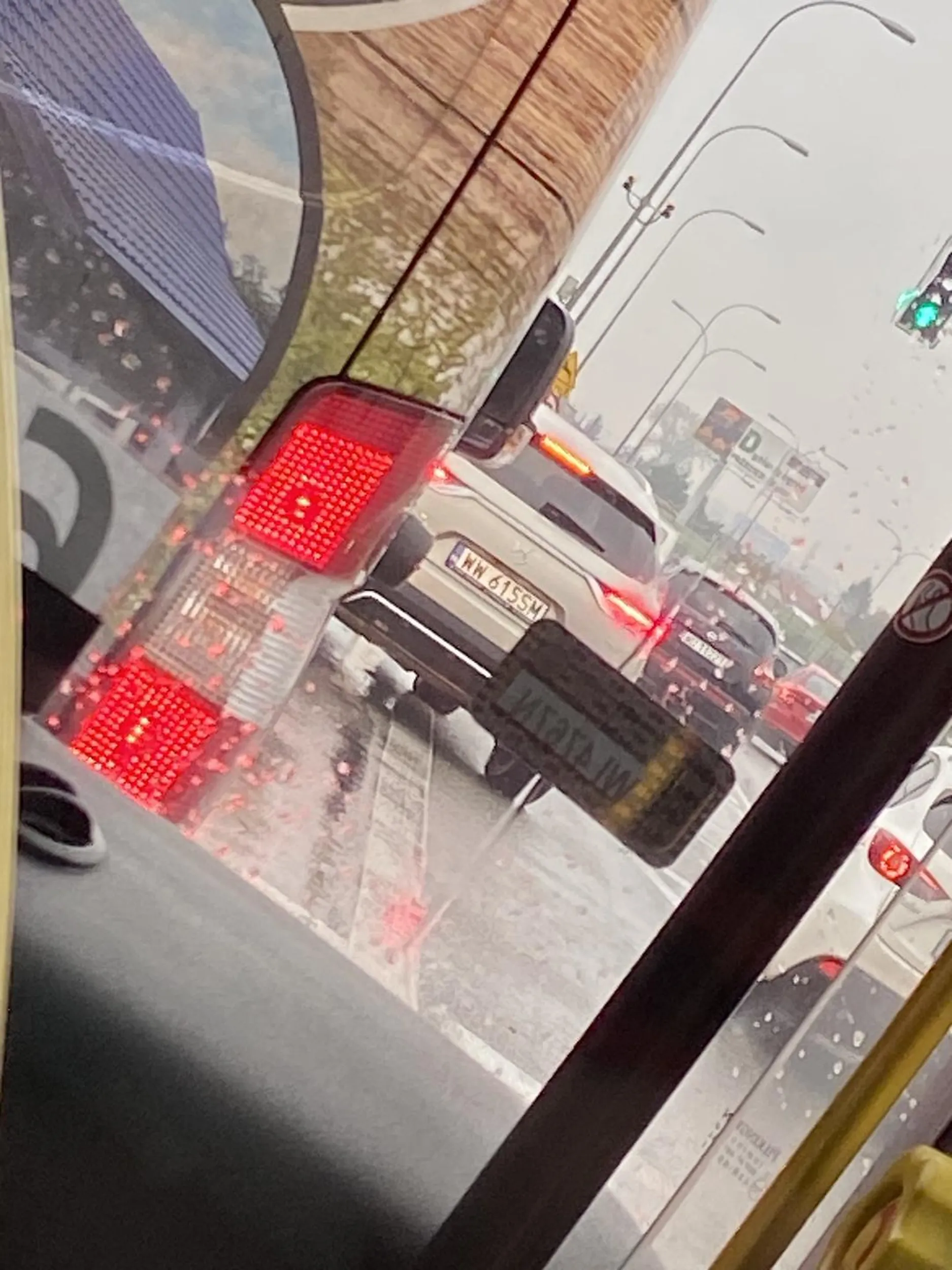 Gratulacje za wjebanie się na lewoskręt na czerwonym świetle bo „Musiałeś być pierwszy”