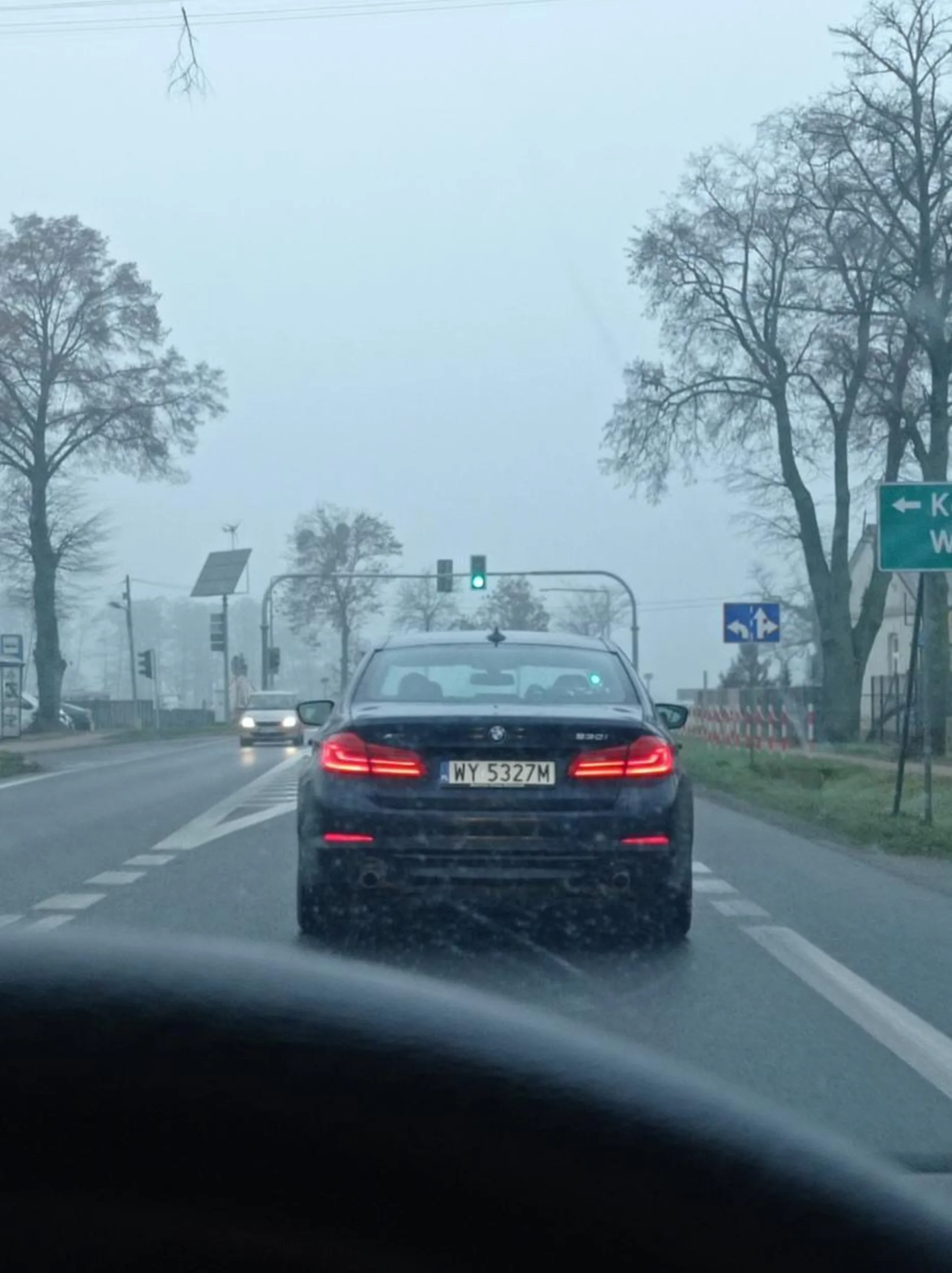 Nie pozdrawiam śmiecia z BMW który nie da się wyprzedzić bo wyprzedza go golf 5. Przy wyprzedzaniu przyspiesza i pokazuje palcem że nie wolno.