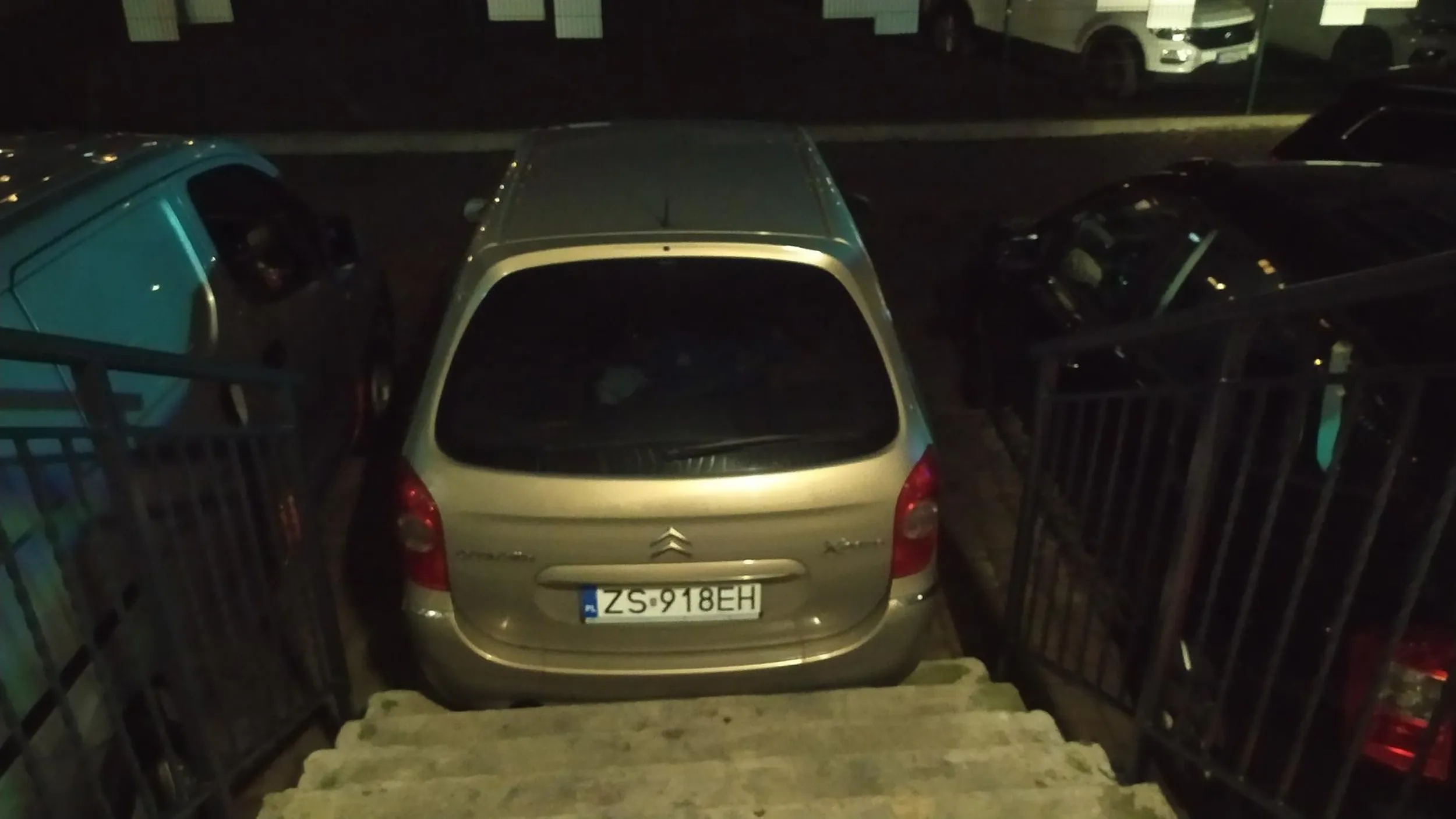 Zaparkowal jak widac