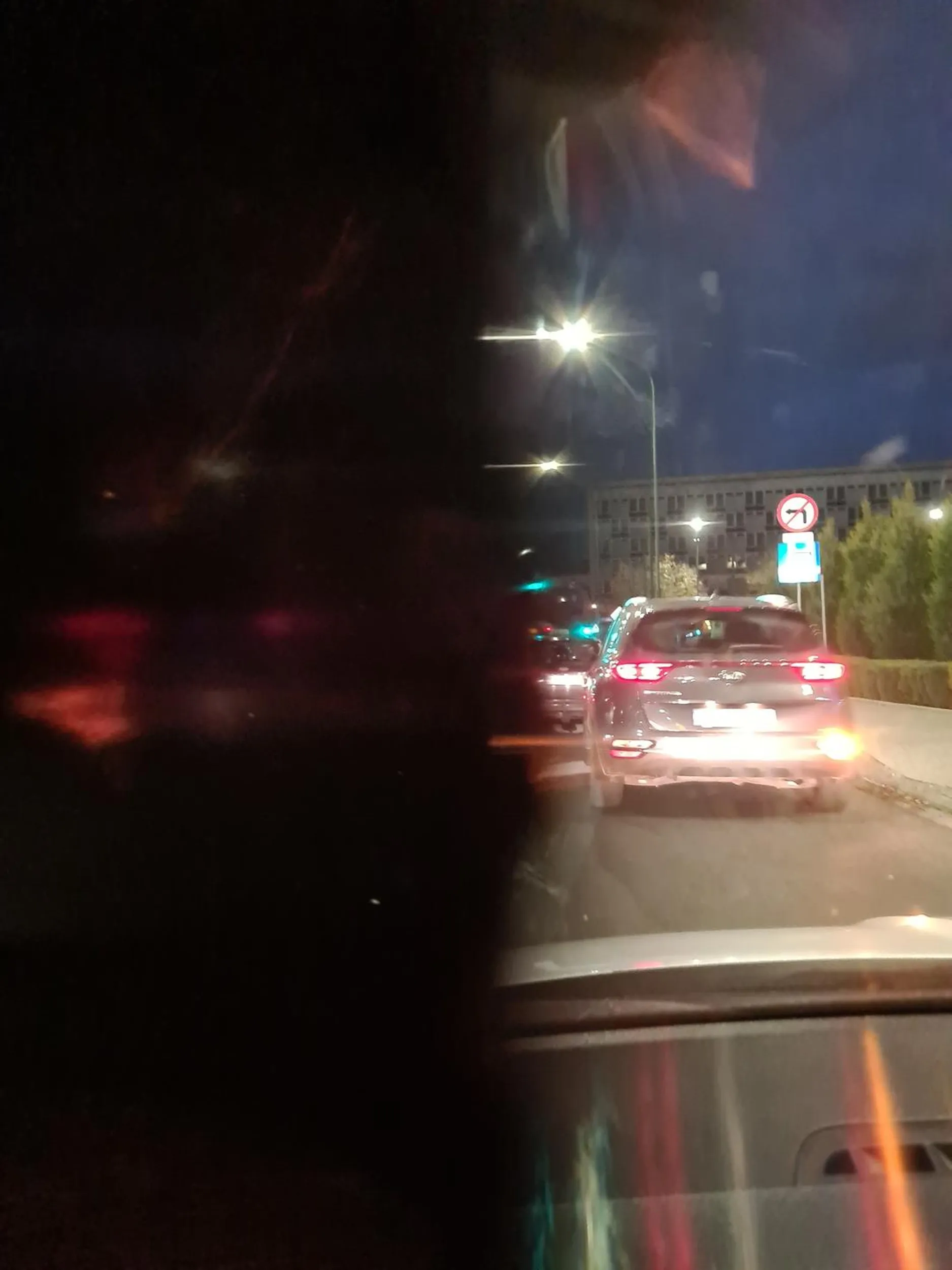 Kierowca jeździ buspasem bezprawnie