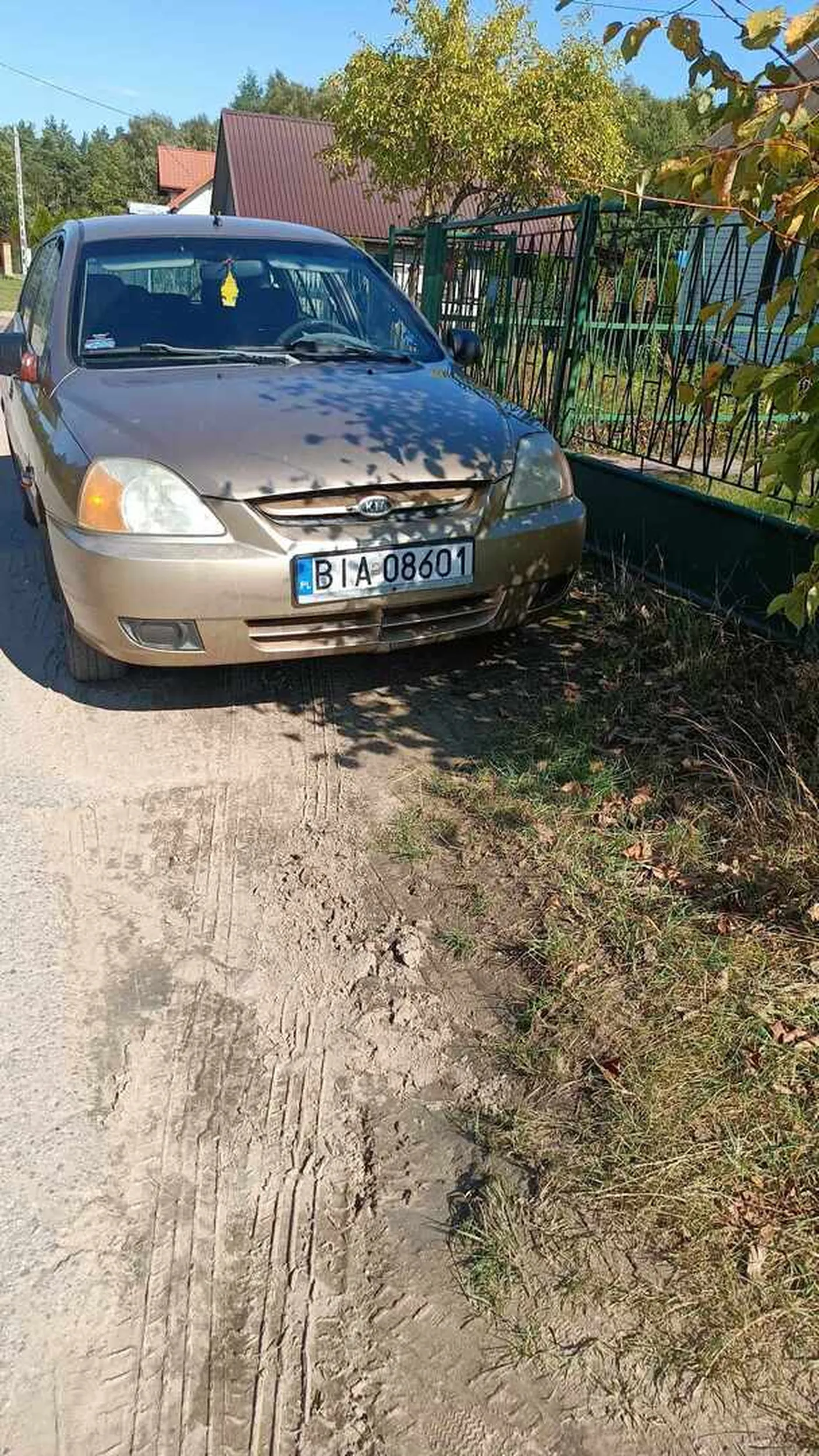 Agresywny mistrz kierownicy.wymusza pierwszeństwo po czym piekli się jak by droga należała do niego.widziany był kilkakrotnie w miejscowości Księżyno