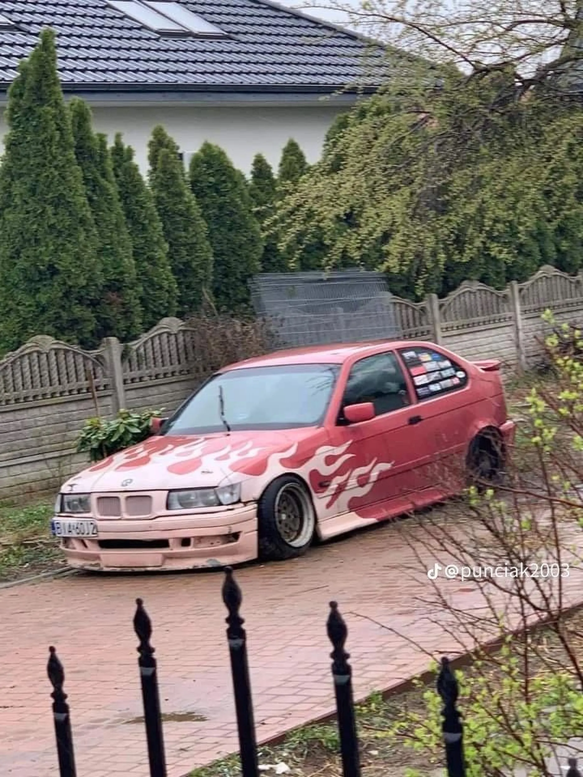 Widać że sportowa beta a tak serio na złom z nią