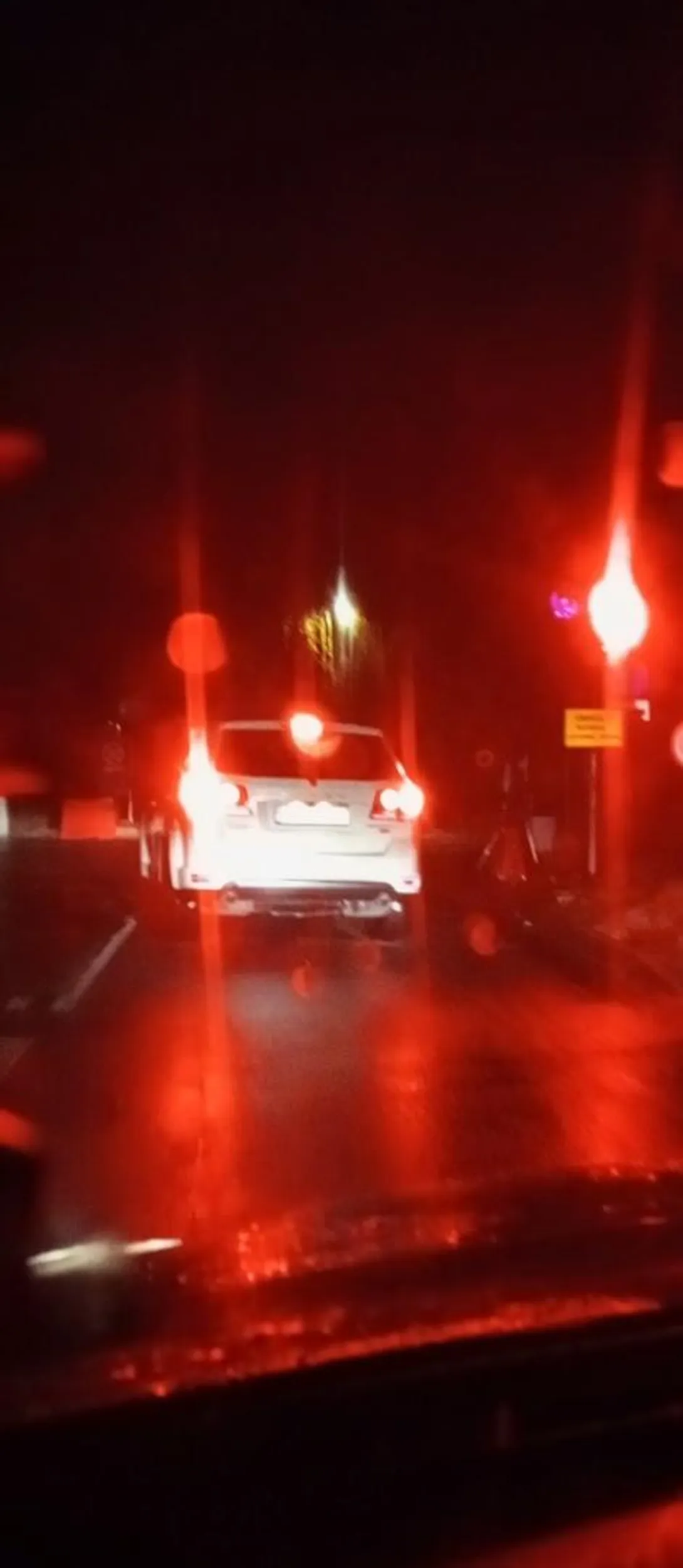 Na czerwonym panie kierowców stoimy czerwone widziałeś już z daleka