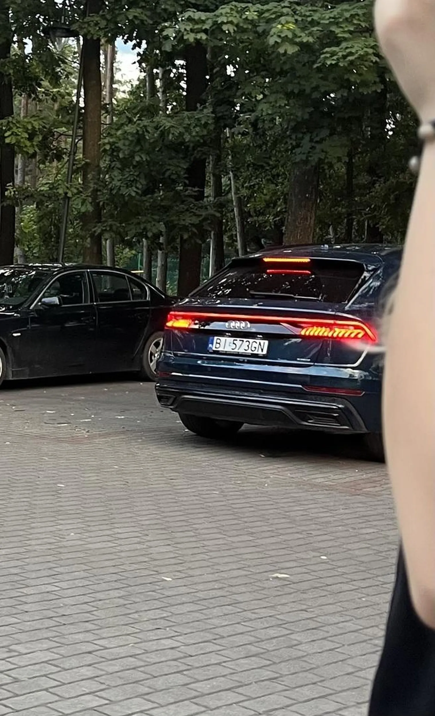 Widziałam bardzo ładnego i młodego pasazera. Prosimy o kontakt do Pańskieg syna ;) Kontakt tiktok:@asiarys