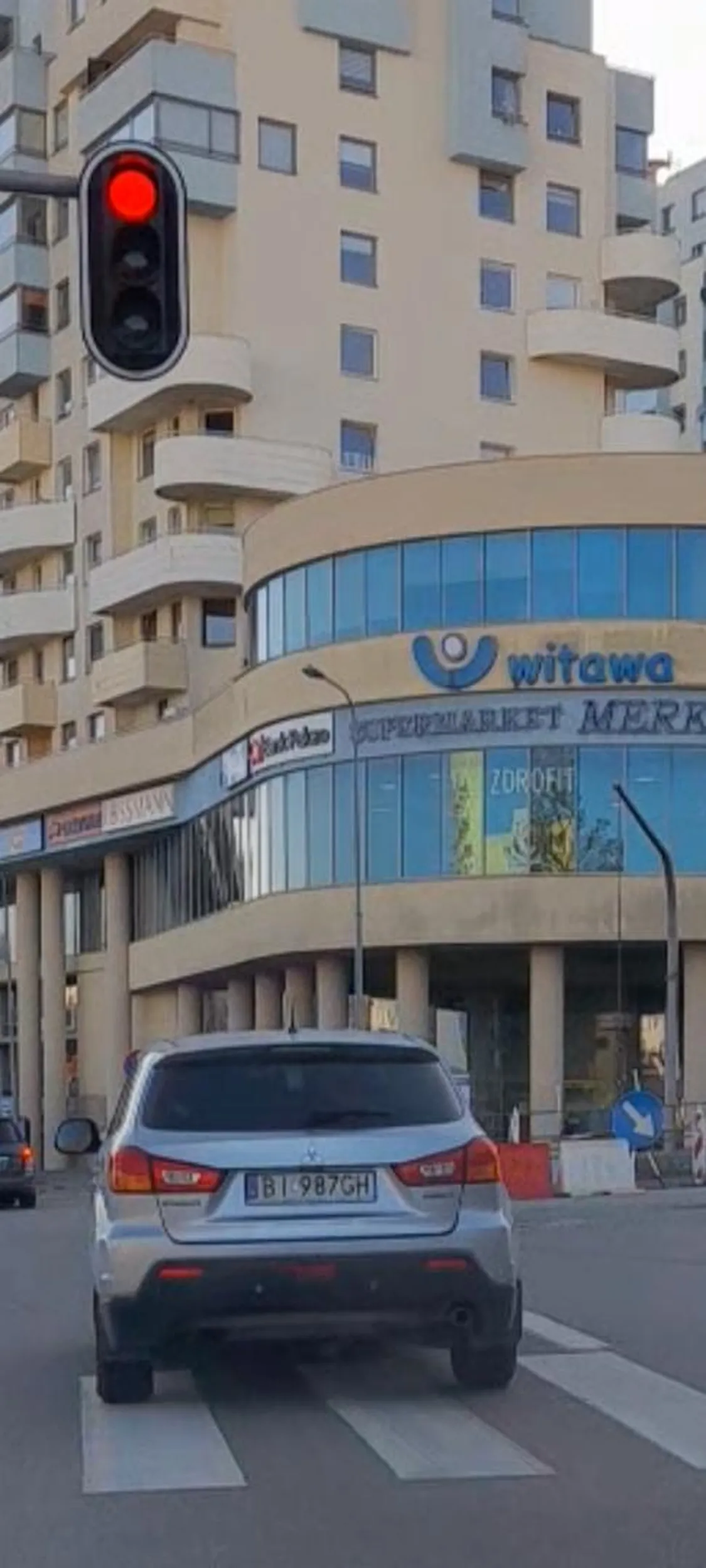 Na zielonym stoi a jadzie jak się czerwone zapala daltonista