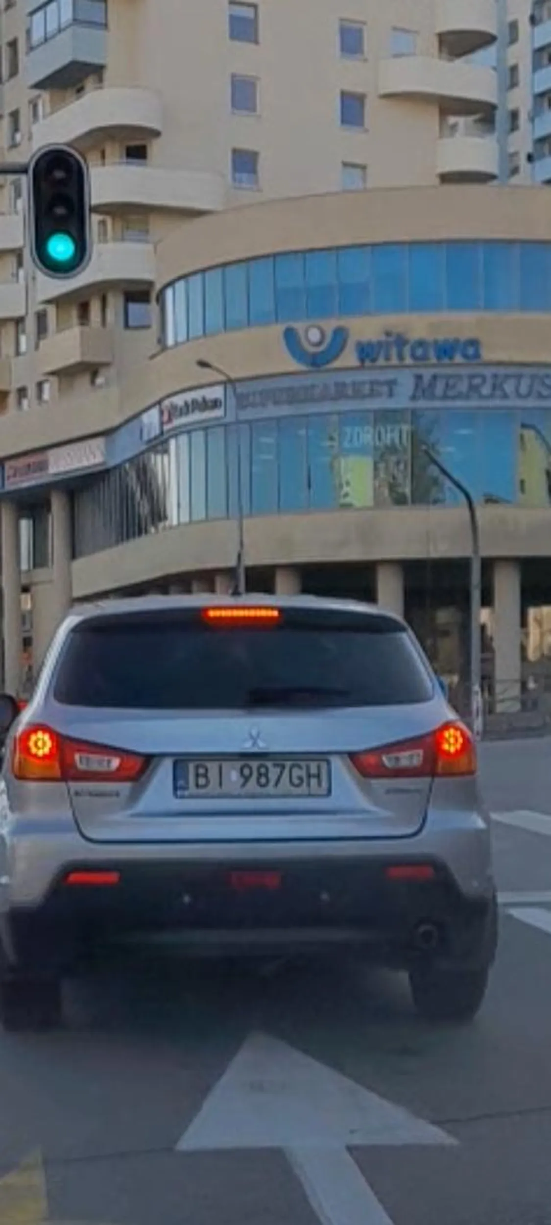 Na zielonym stoi a jadzie jak się czerwone zapala daltonista