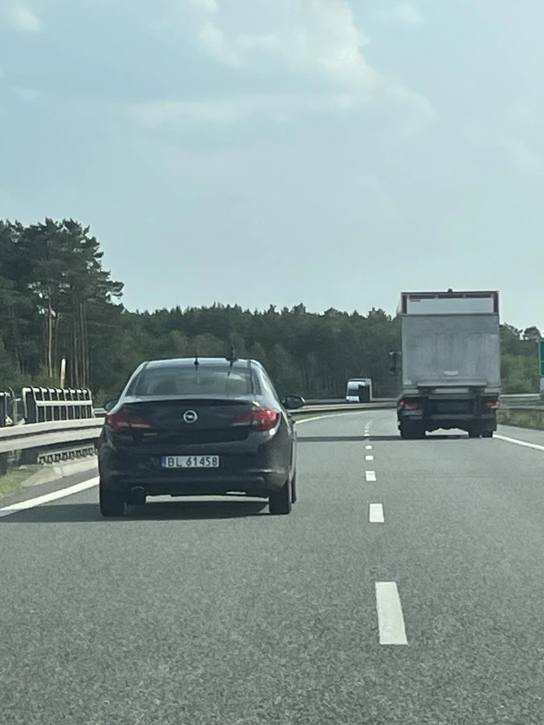 Uwaga, jeździ stary dziad i zajeżdża ludziom drogi trasa Ostrów- Warszawa