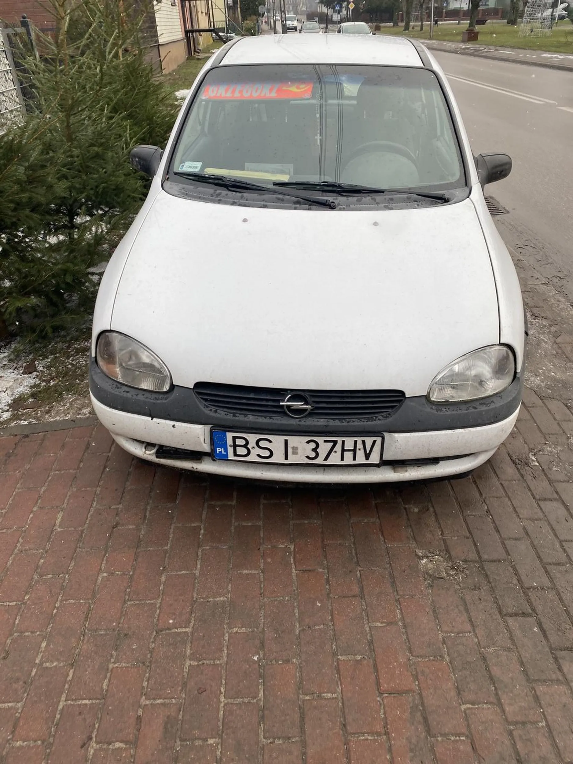 Obok parking ale zaparkujemy na całą drogę dla pieszych no oczywiście brawo ?