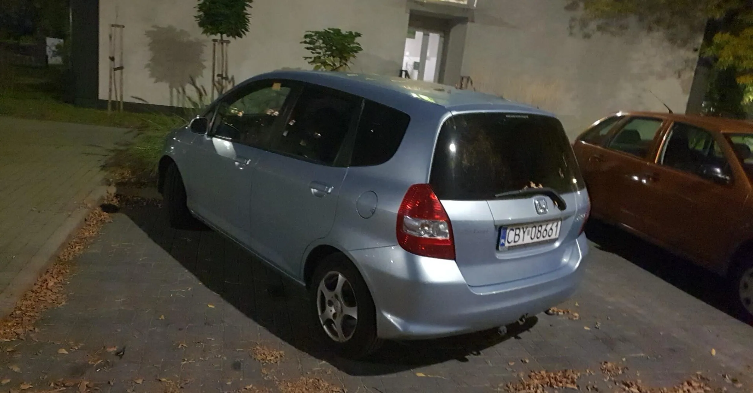 Naucz się parkować,  2 miejsca parkingowe niedlugo też będzie za mało