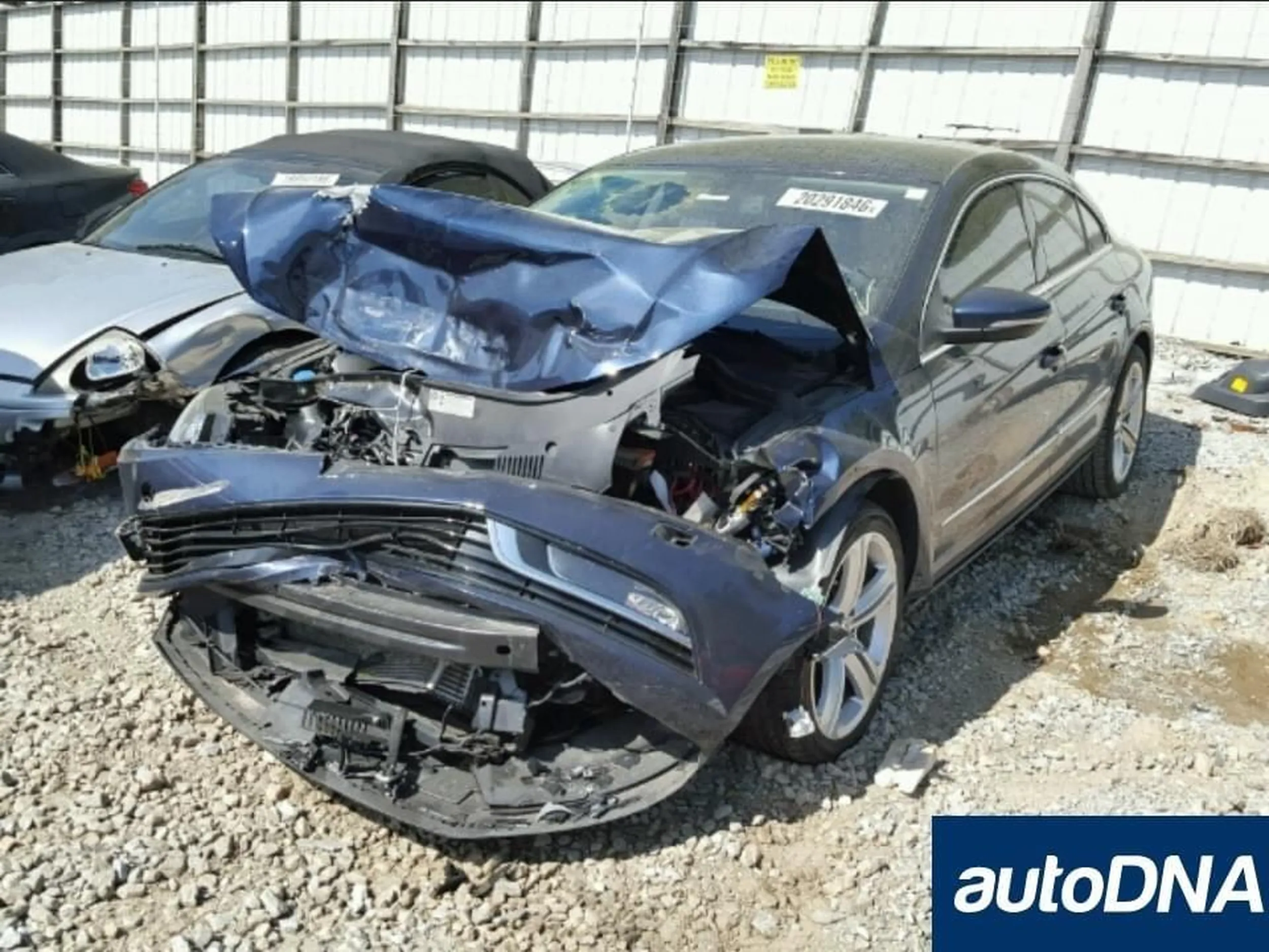 Sprzedający próbuje oszukać ludzi na otomoto, kłamie na temat pakietu samochodu oraz próbuje wmówić że jest bezwypadkowy. https://www.otomoto.pl/oferta/volkswagen-cc-volkswagen-cc-sport-2-0-tsi-r-line-dsg-18-felgi-ID6Fcx0p.html
