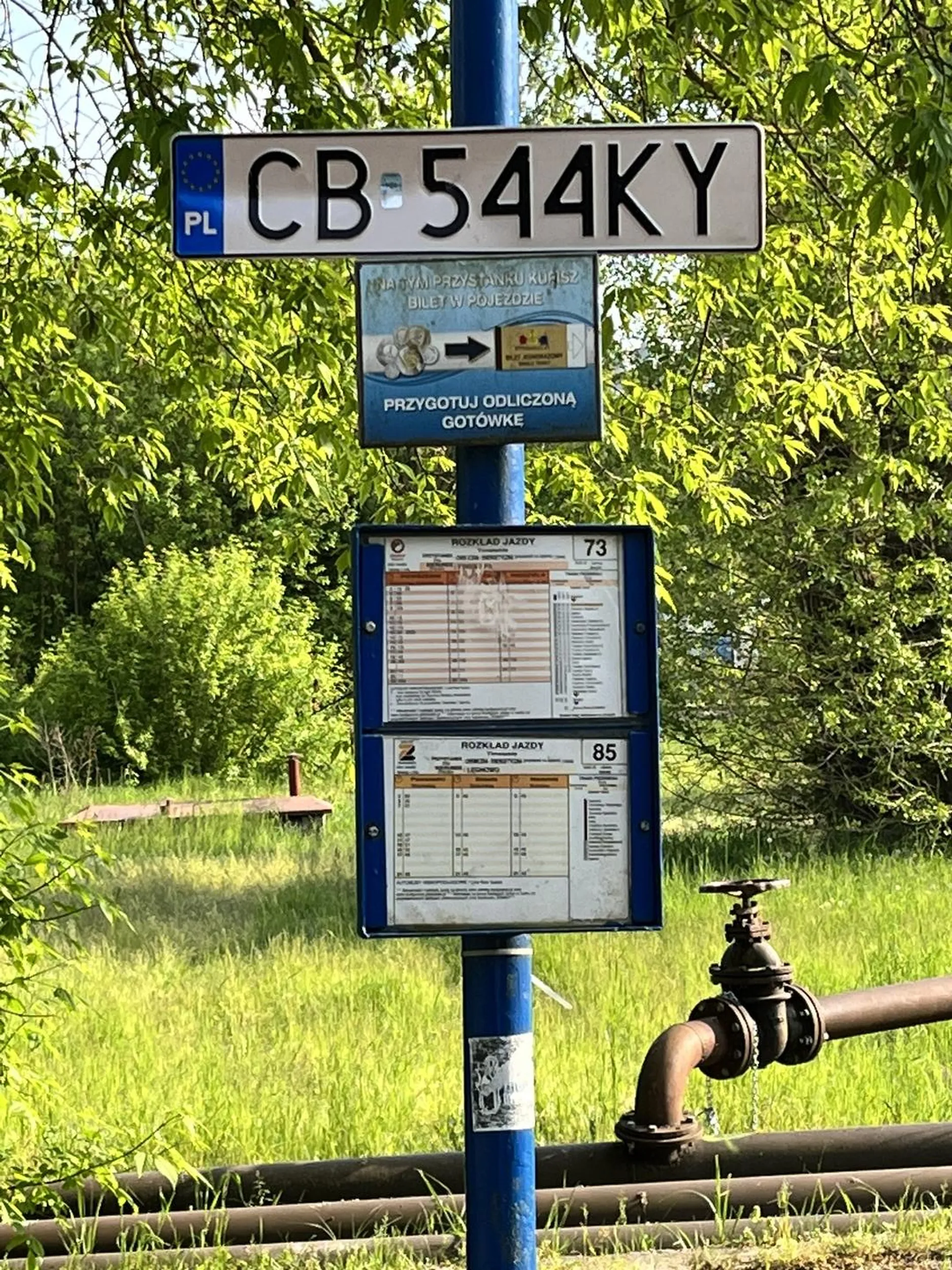 Kolega zgubił blachy na ul. Chemicznej, czekają na przystanku Chemicza-Energetyczna kier. Łęgnowo