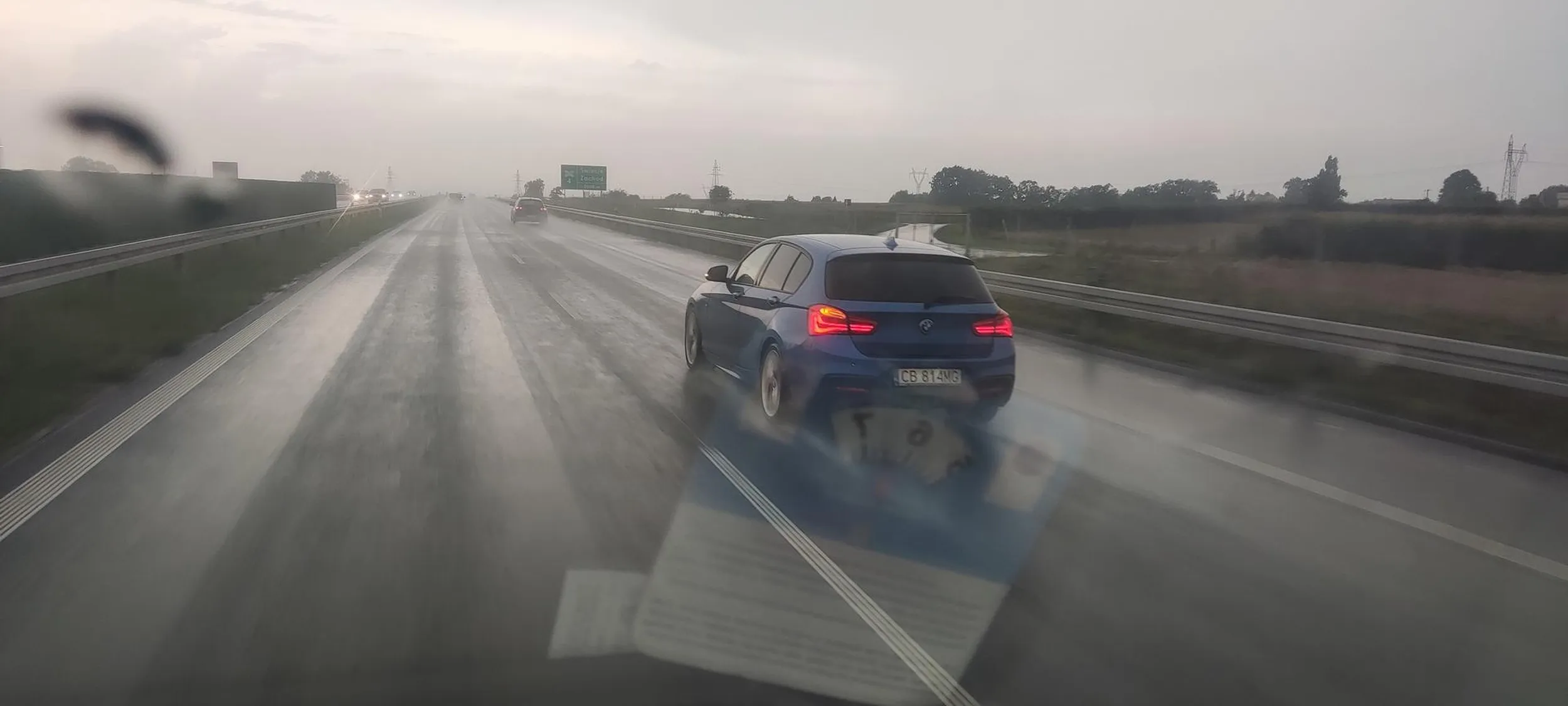 Mistrz lewego pasa i nadmiernie mrugających światełek