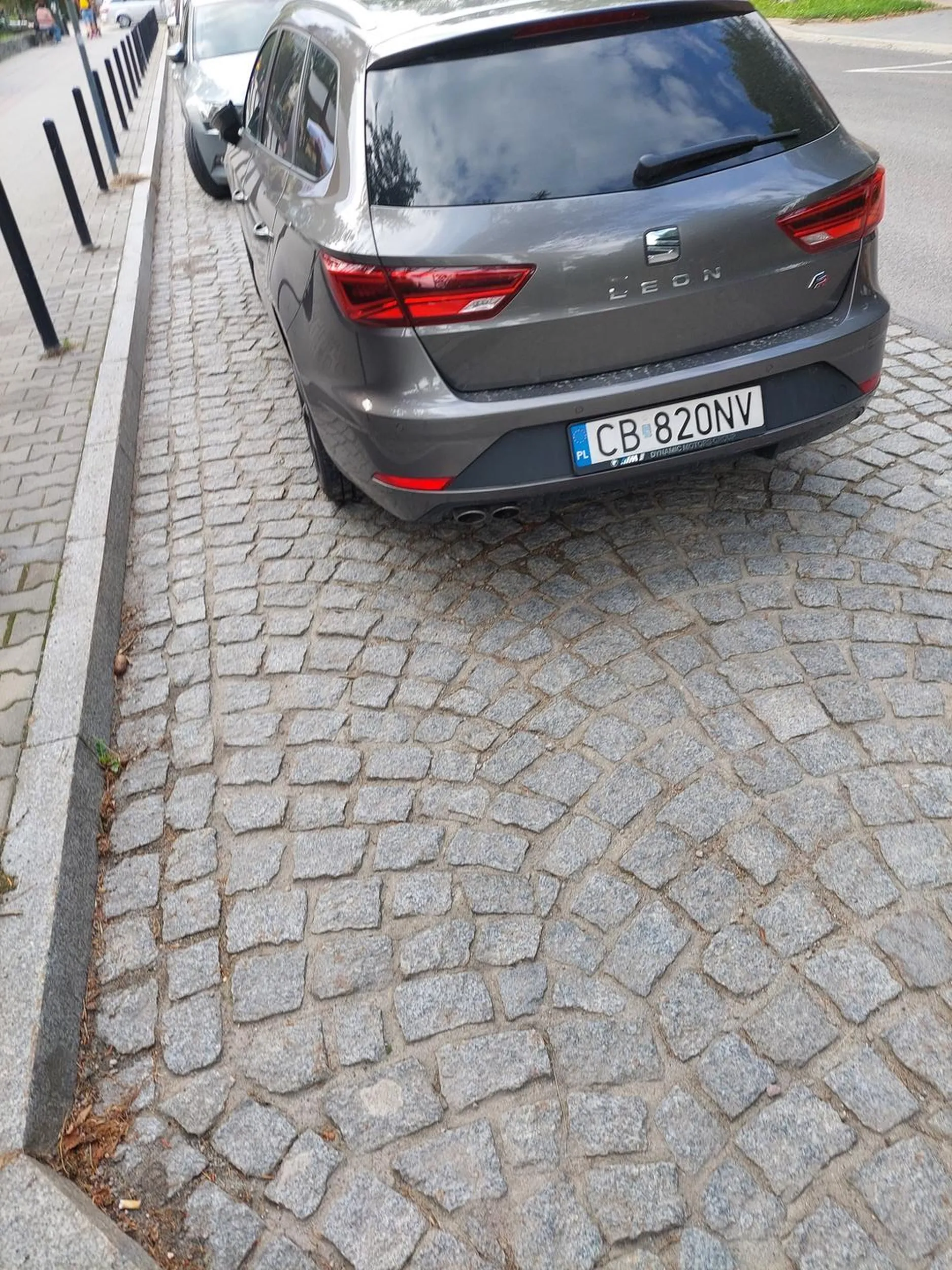 Nie umie Parkować ślepota Zaparkował na zakazie blokując przystanek Zakopane Piłsudskiego Start