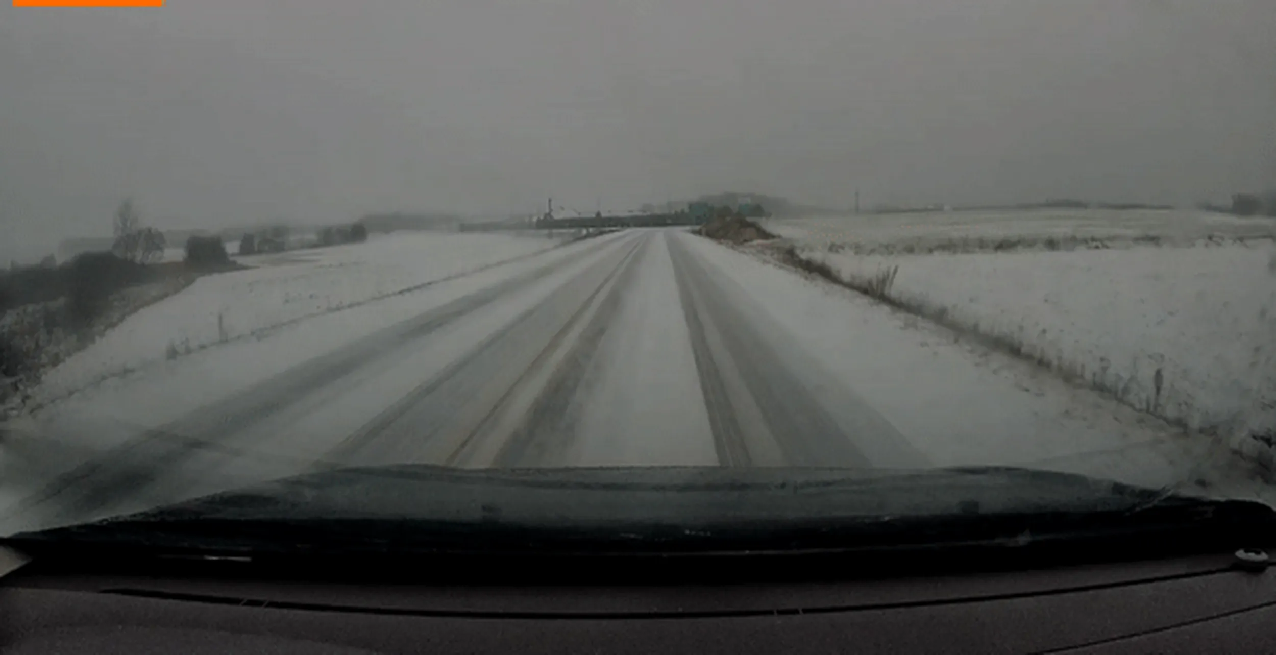 Jak już w takich warunkach wyprzedzisz na podwójnej przed zakrętem, to nie musisz jechać przez 4km na włączonym prawym kierunkowskazie ?