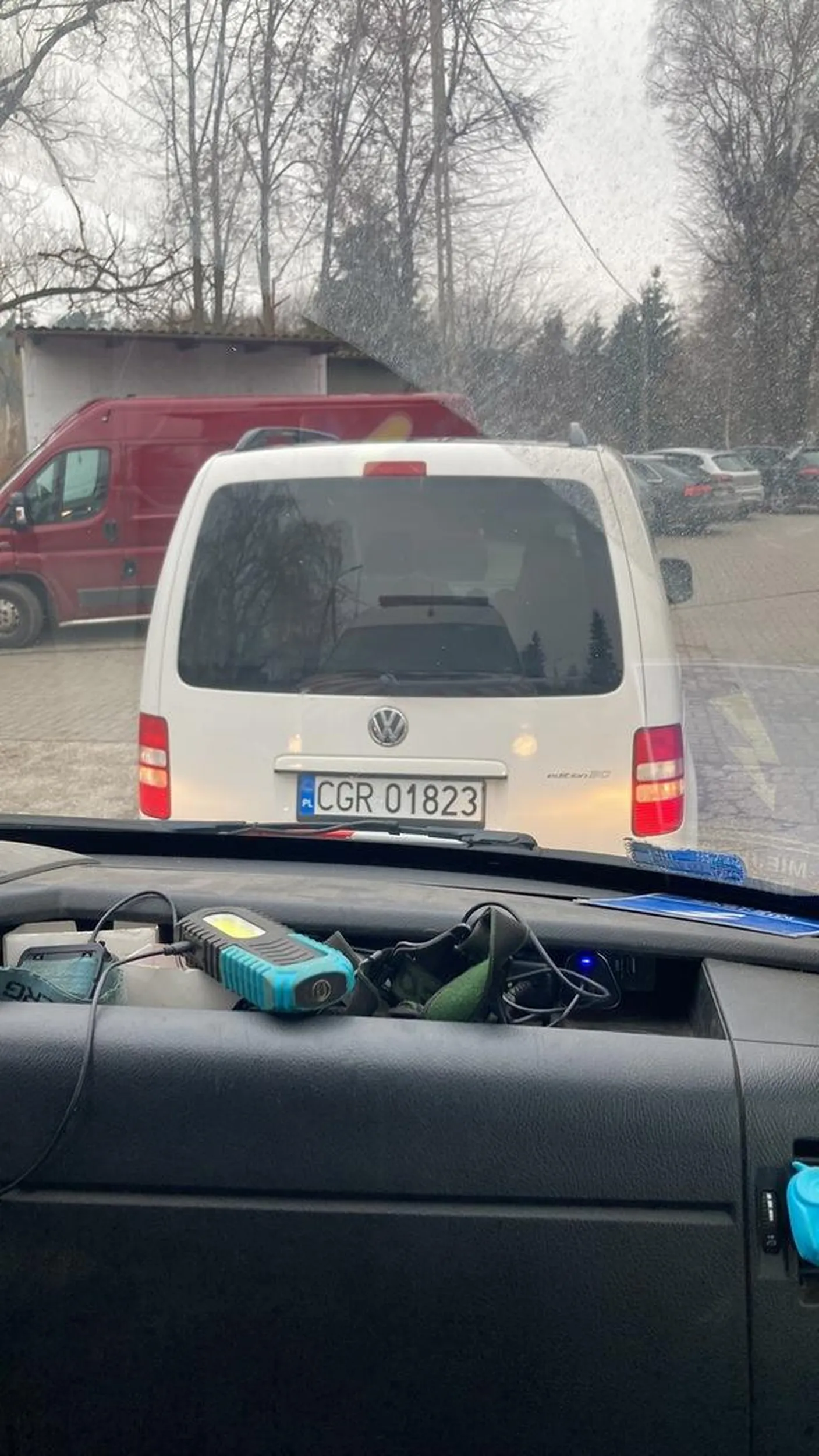 Z cyklu „Ja tylko na chwileczkę” nie ważne ze nie ma innej drogi wjazdowej na parking gminy Świecie n/Osą