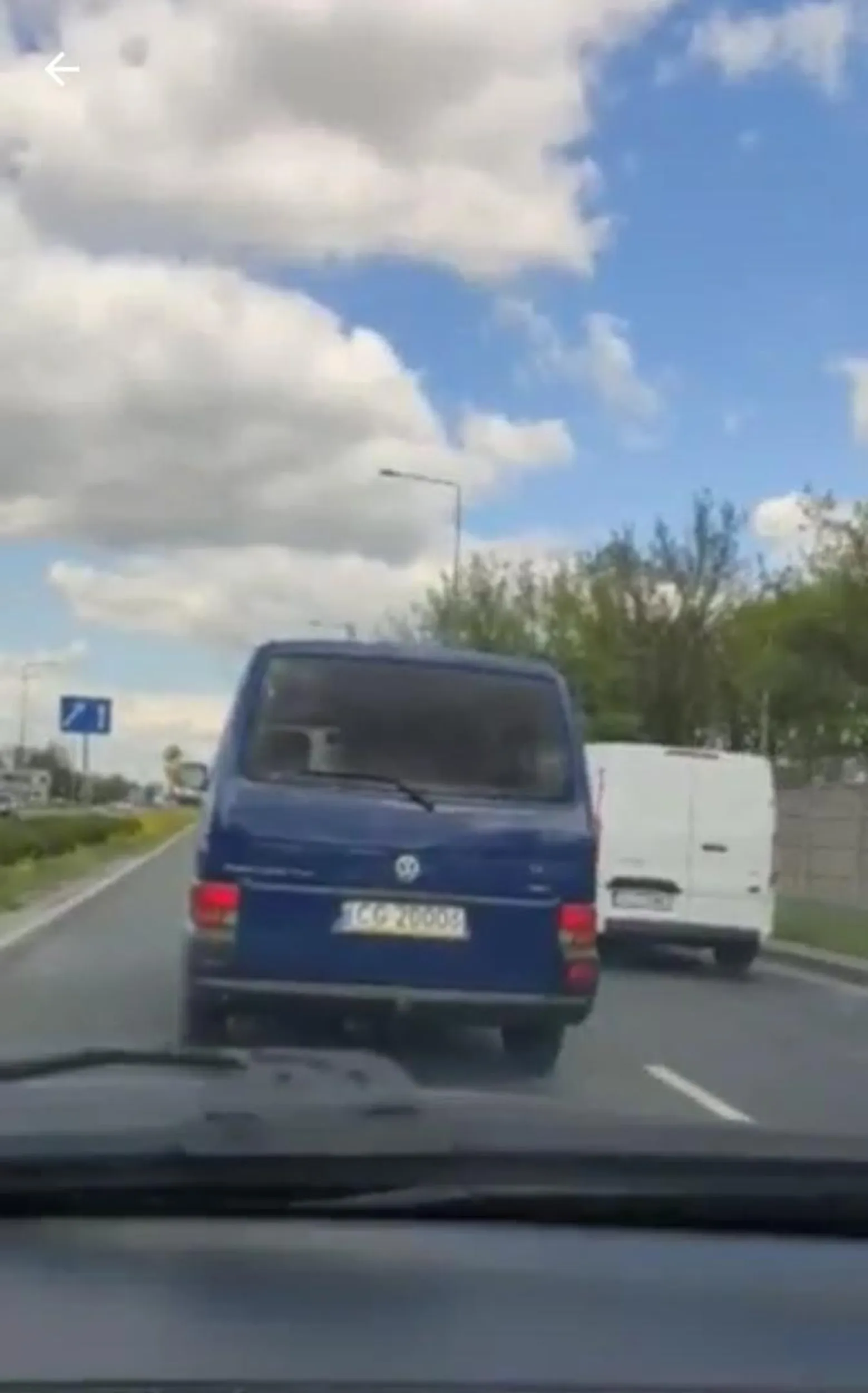 Imbecyl 06.05.2022 szeryfował i blokował ruch na obwodnicy w stronę Kwidzyna, na zwężeniu przed rondem, gdzie jeździ się na suwak.