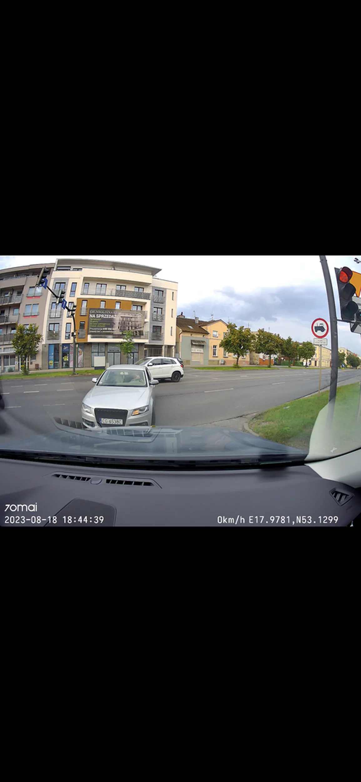 Nie ogarnia skrzyżowań jeździ pod prąd