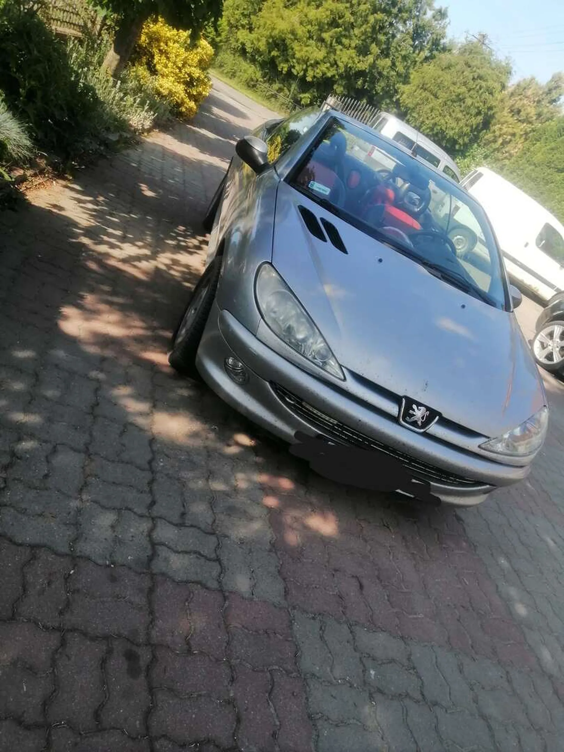 Czarne skóry, porządny wóz