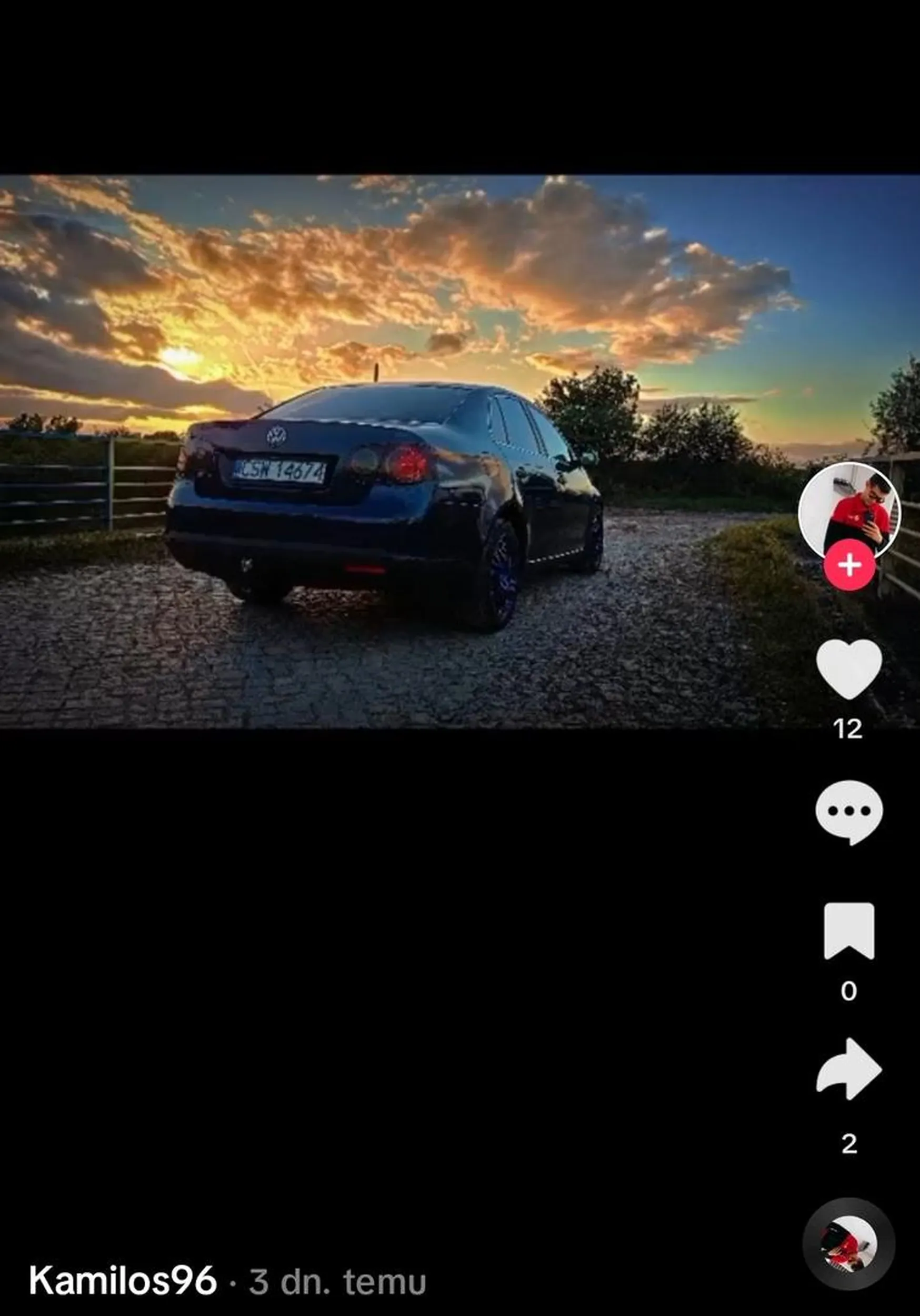 Typ się chwali w internecie jazdą wzdłuż chodnika.