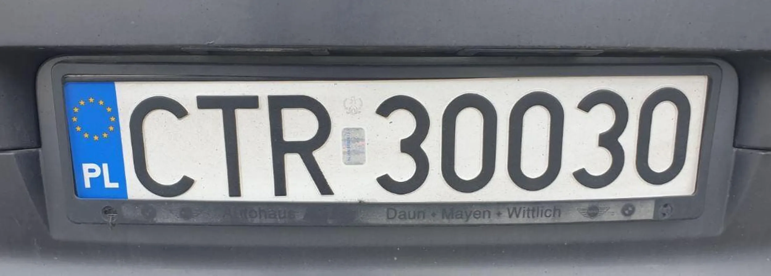 Fajna niunia za kierownicą, jak ją kiedyś dogonię to poproszę o nr telefonu