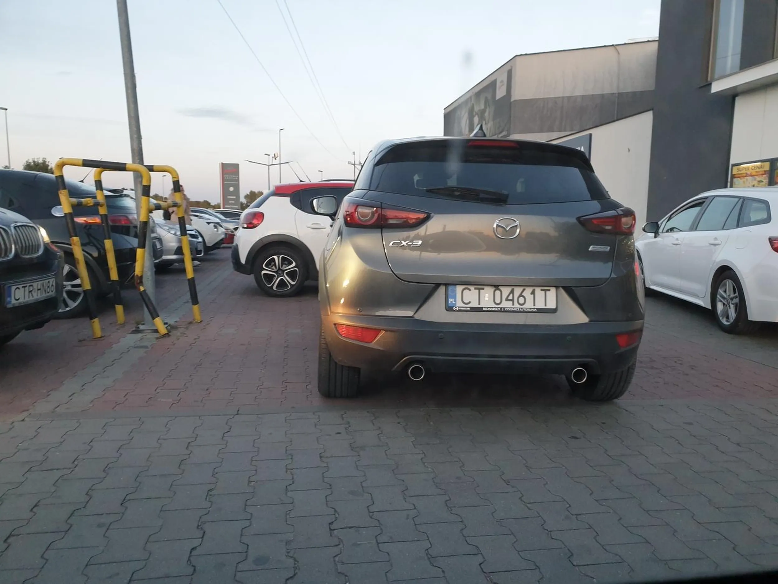 Jaką ludzką kurwą trzeba być, by mieć tak wszystkich w dupie?!