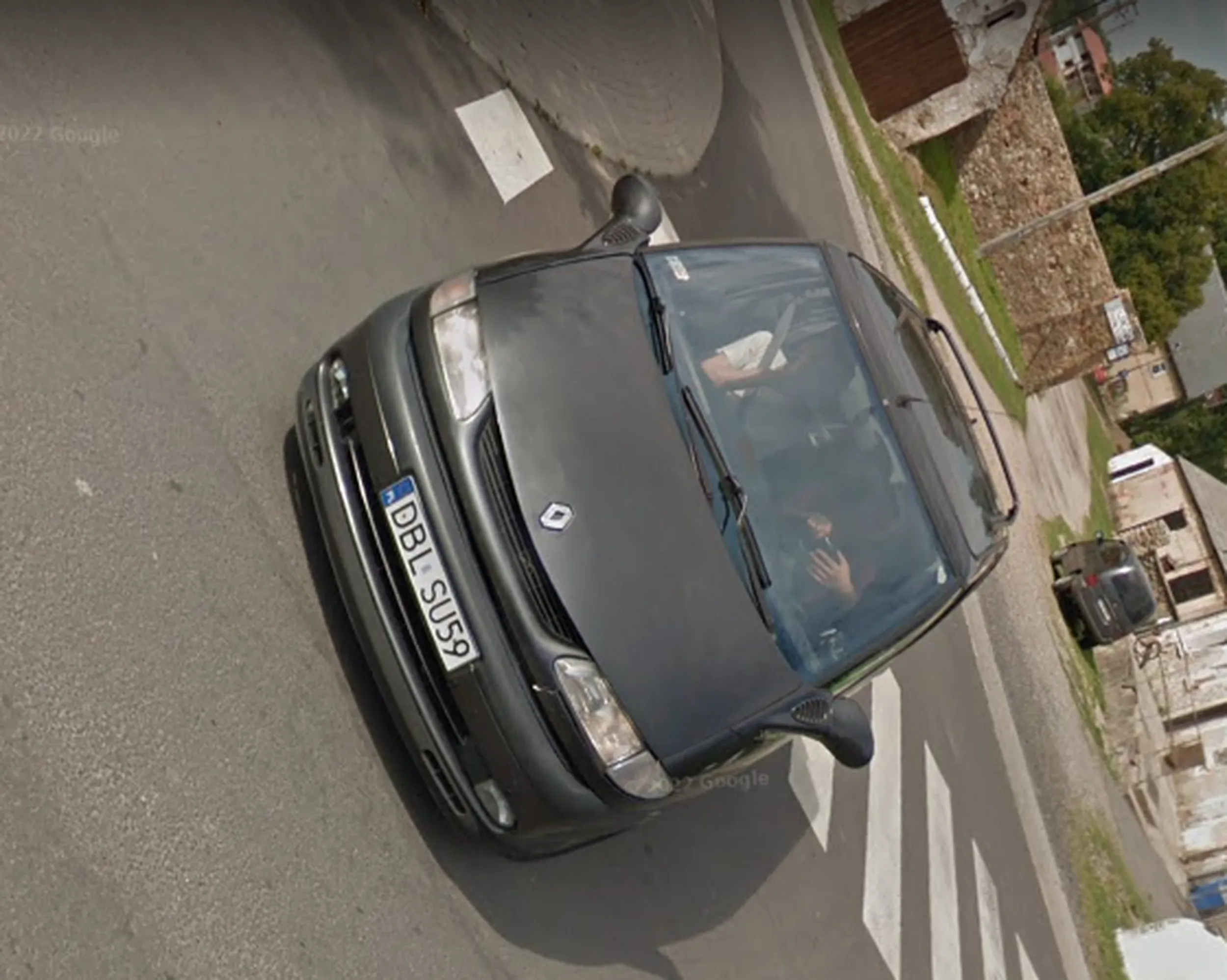 Widział połamane google maps https://www.google.com/maps/@50.9332409,15.6857418,3a,15y,325.38h,88.81t/data=!3m7!1e1!3m5!1sVICsnQWGcEXEIwrX0qGEhg!2e0!5s20130801T000000!7i13312!8i6656