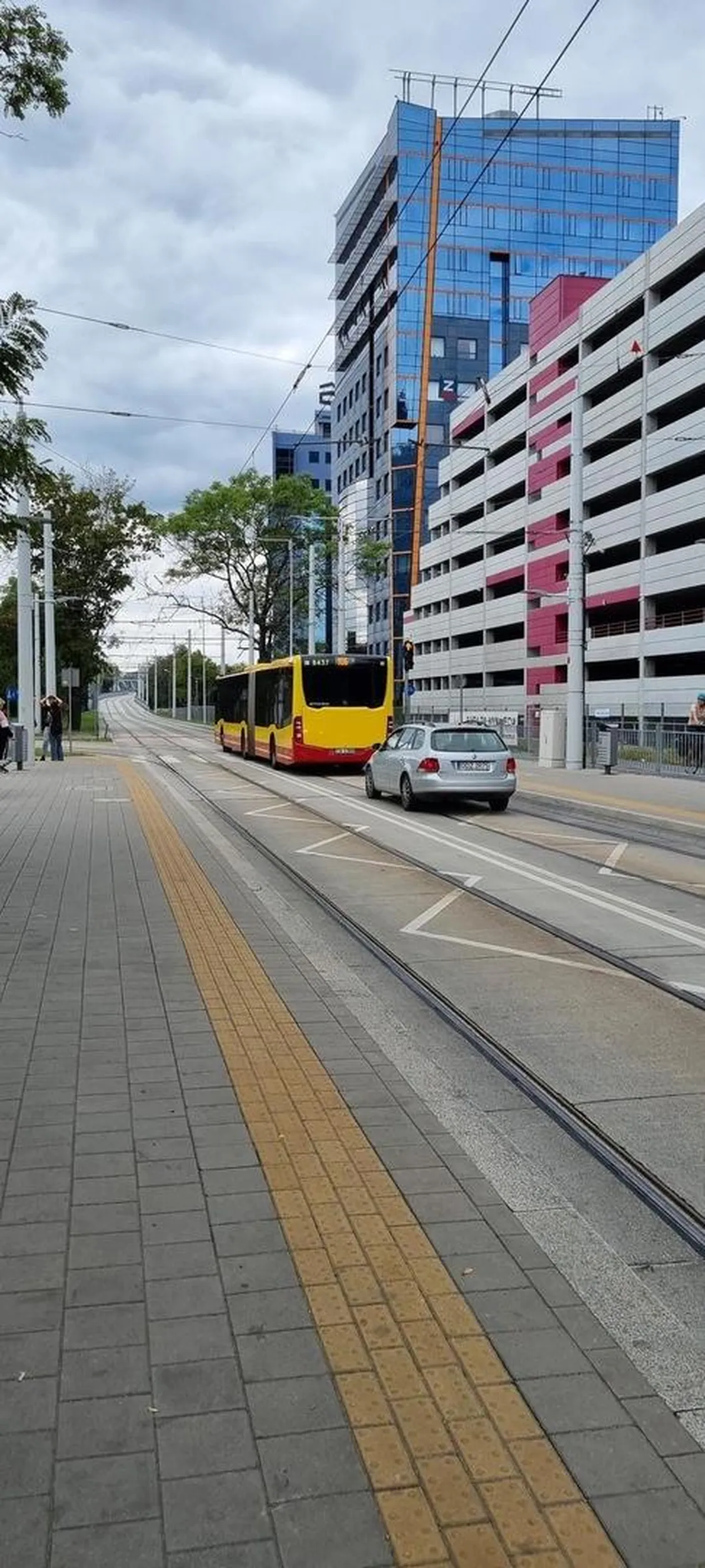 Brawo za jechanie buspasem przez bardzo długi odcinek