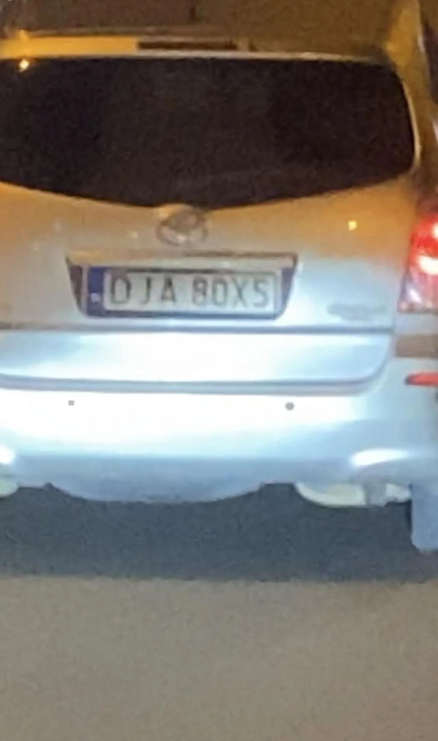 Pajac jedzie po czym co chwile zwalnia i hamuje ciężarówkę na obwodnicy Wro. Nie pozdrawiam