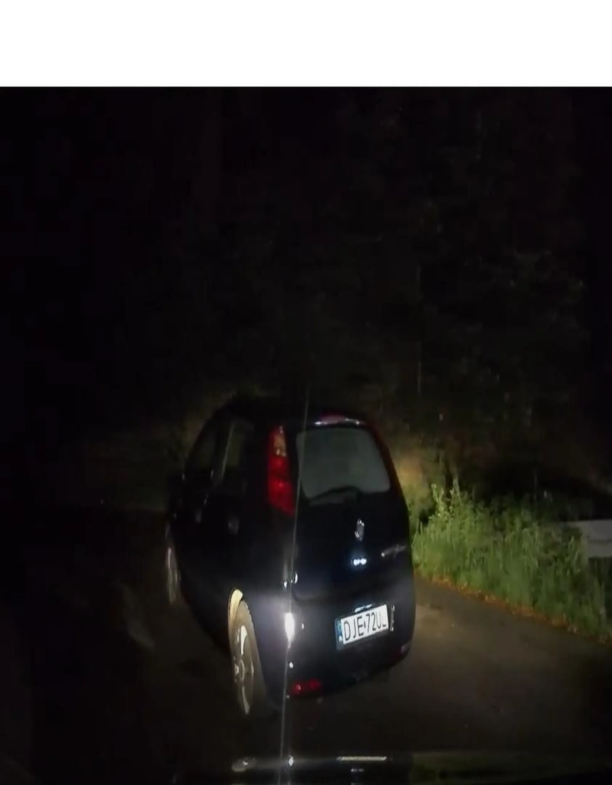 Kierowca uprawiał sex w aucie obok głównej drogi z Szklarskiej Poręby do Jakuszyc gdy podjechaliśmy z chłopakami uciekł z miejsca(szyby były przeraźliwie zaparowane)