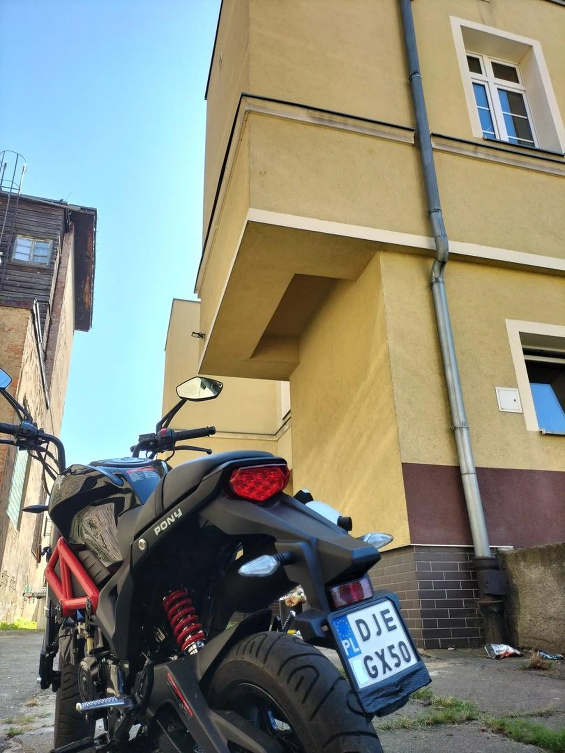 niezły motor pod szkoła bratku