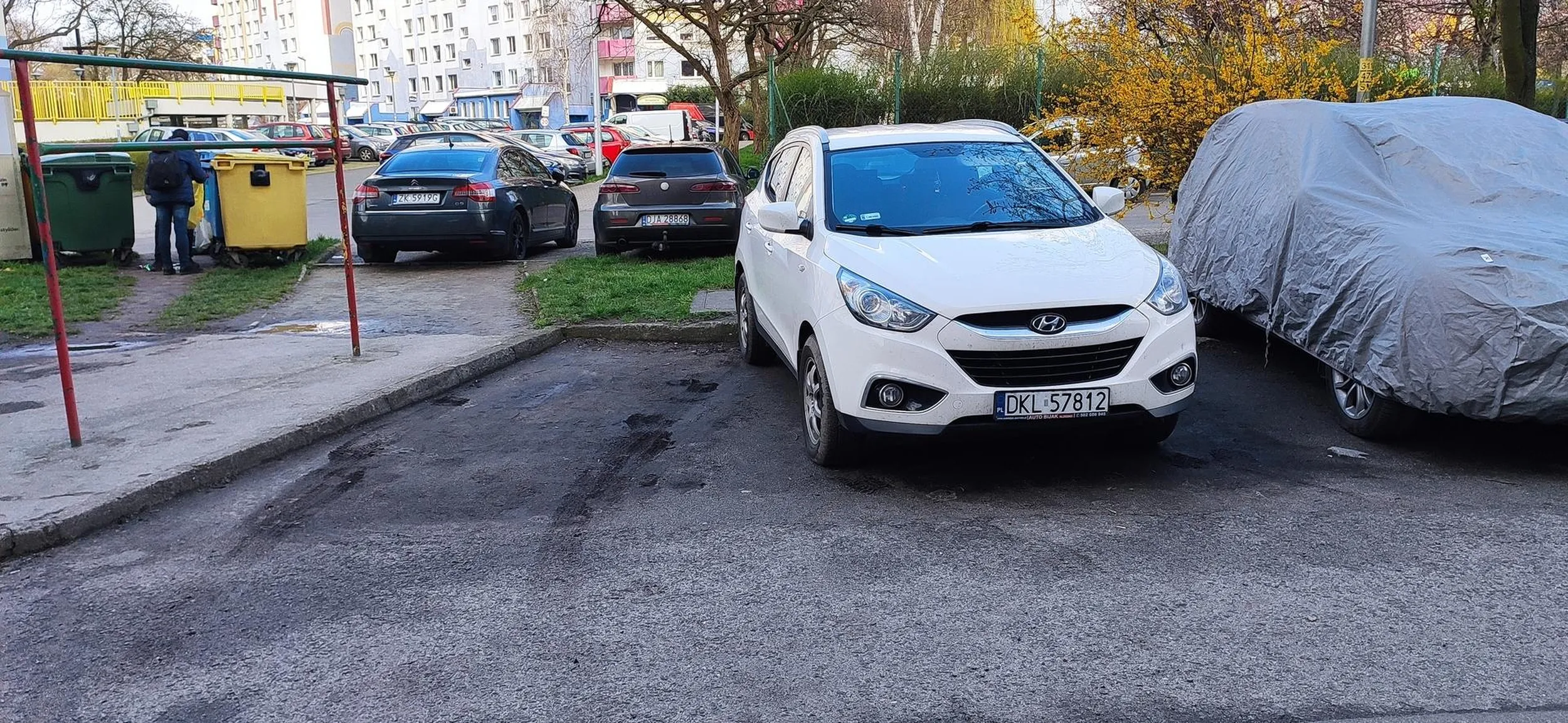 Ani wyobraźni ani mózgu. A później płacz że miejsc parkingowych jest brak.