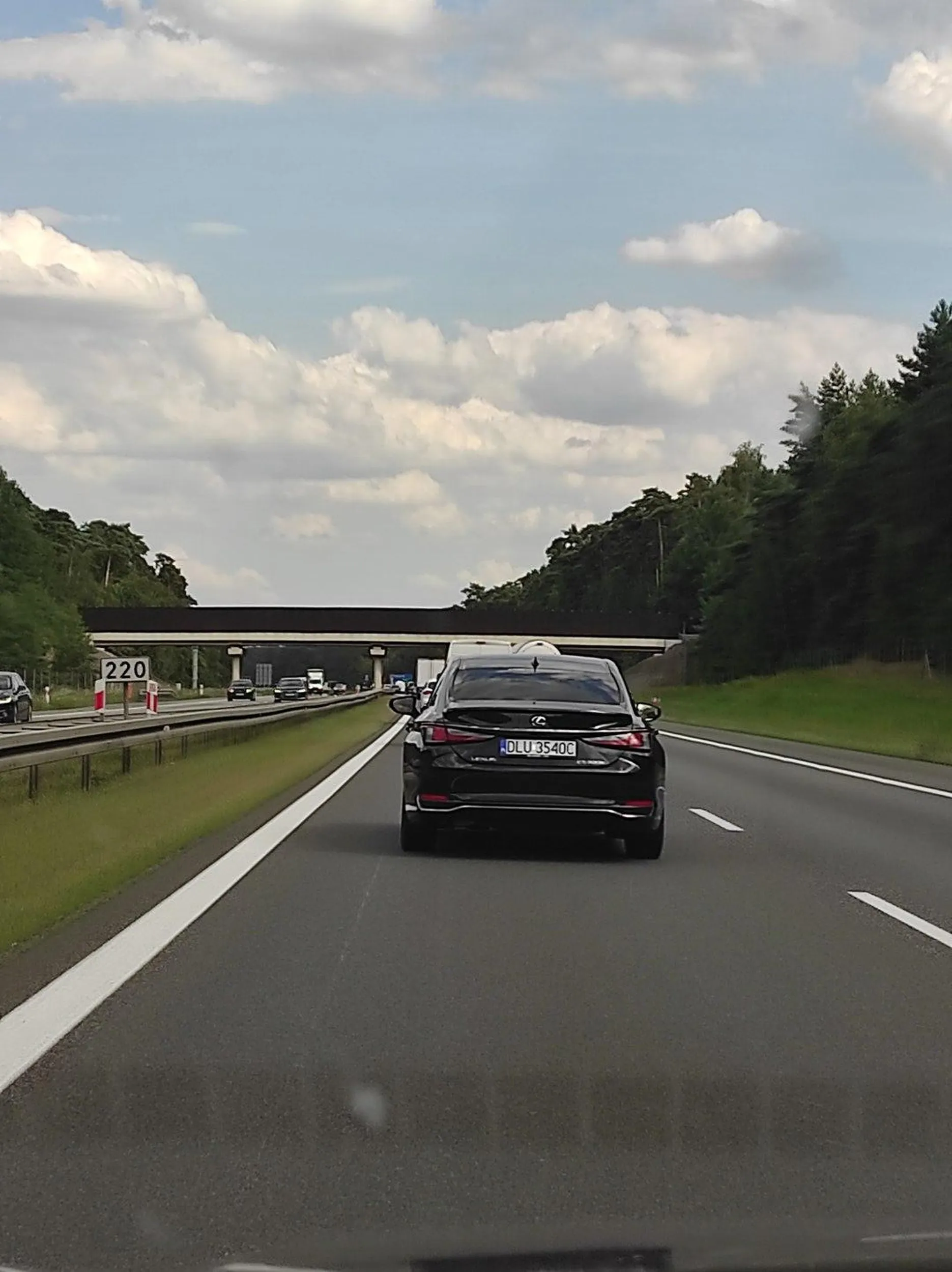 Mistrz lewego pasa. Cały odcinek A4 Wrocław - Opole blokował lewy pas.