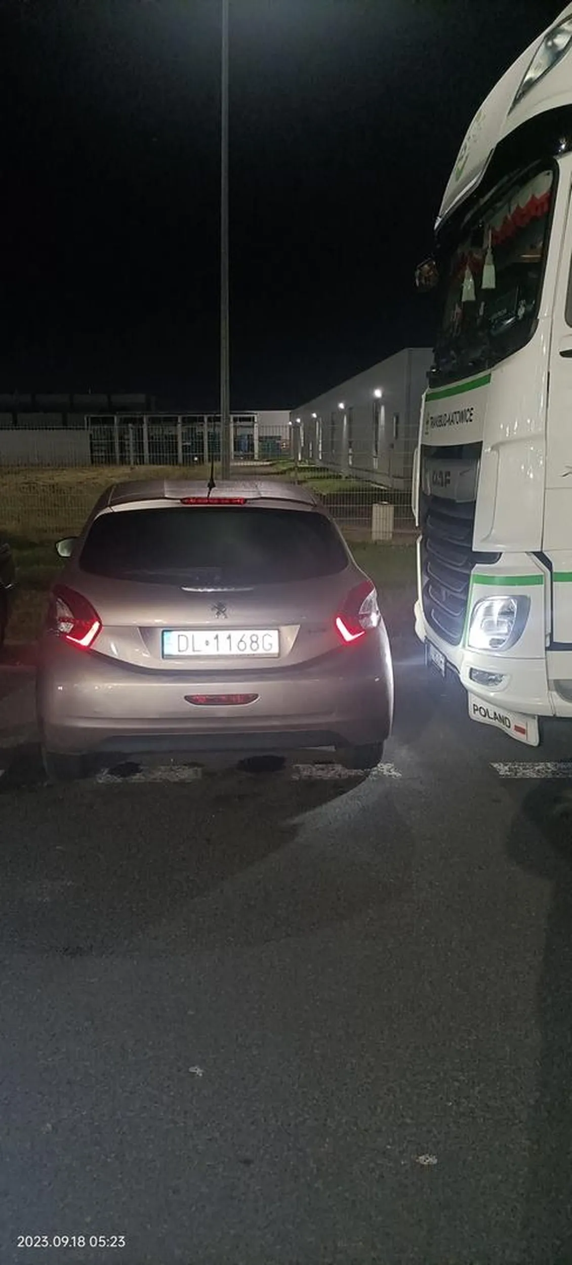 Brak oleju w głowie podczas parkowania. Więcej rozpisywać się nie będę. Opinie pozostawiam wam.