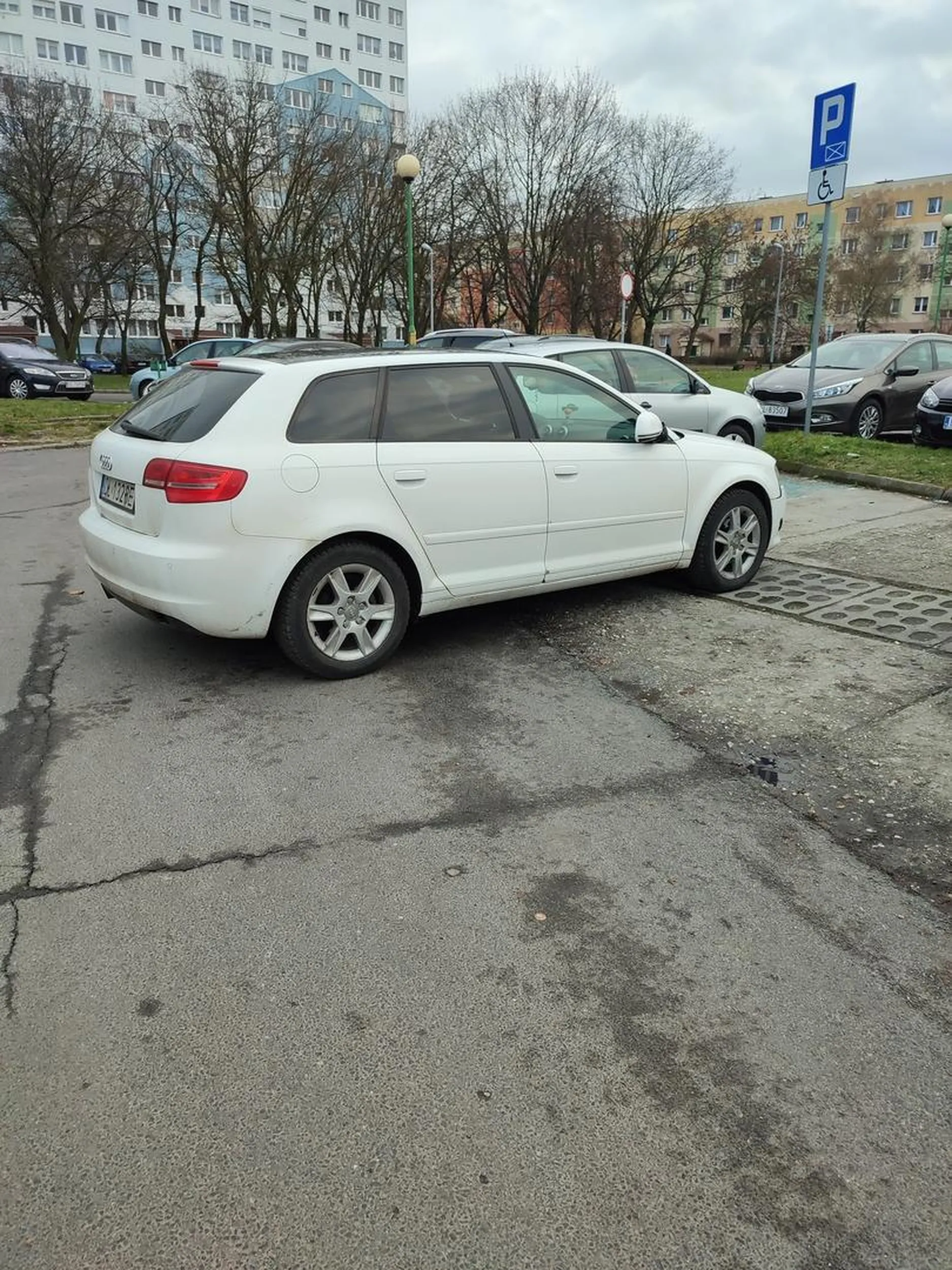 Widziałem już wielu mistrzów parkowania, ale to mi dziś zrobiło dzień.