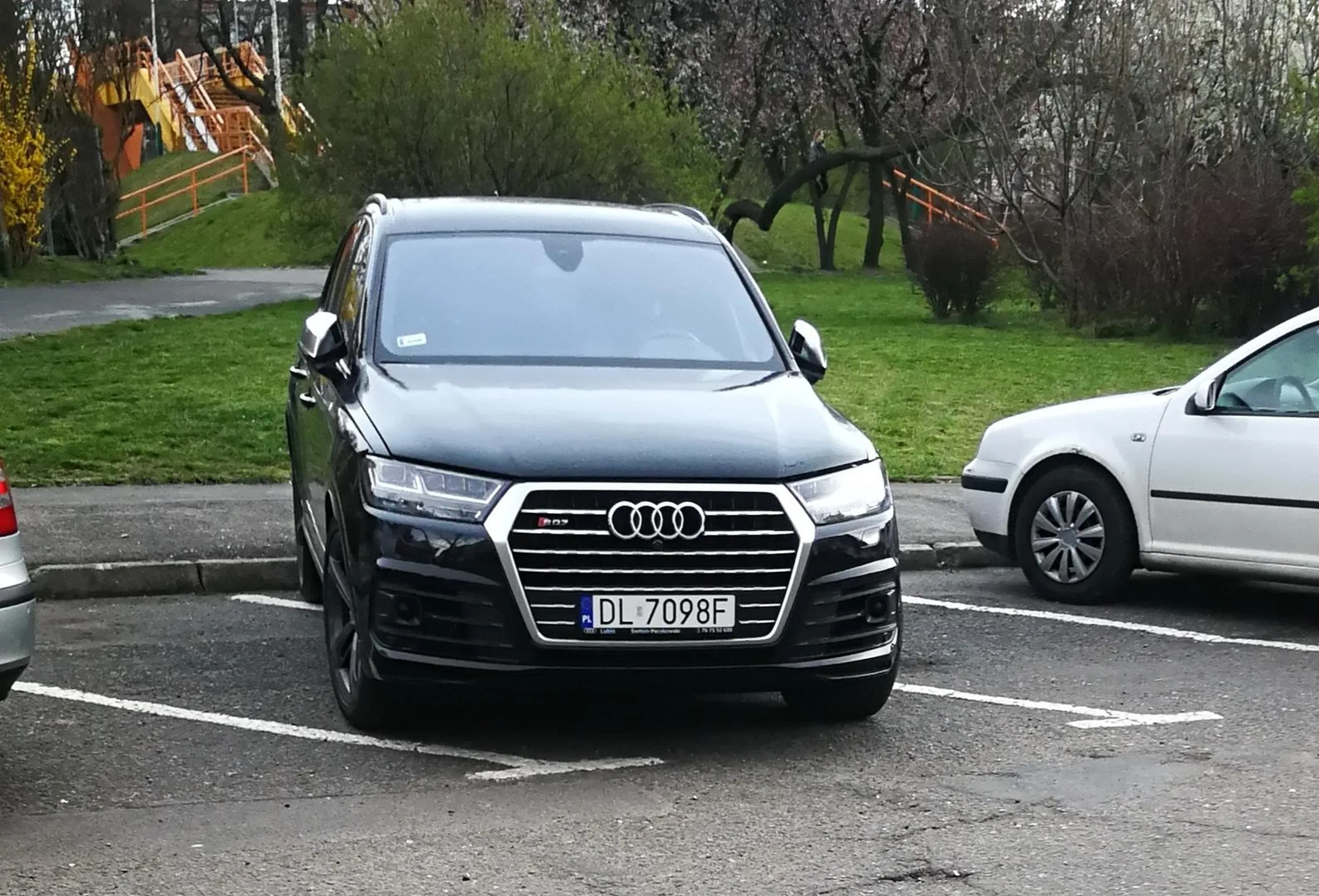 Dla ciebie to powinno być specjalne miejsce z oznaczeniem inwalidzkim.