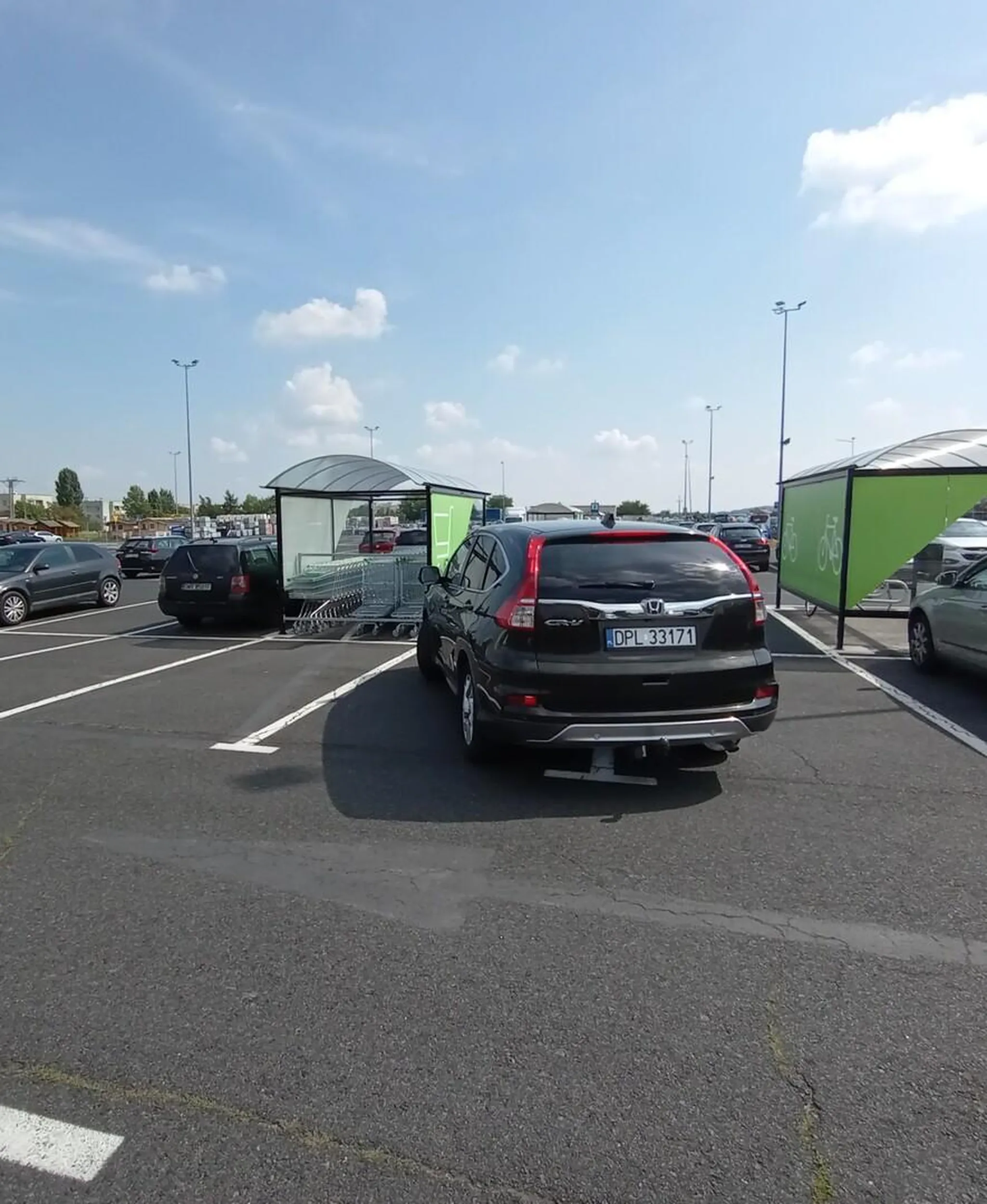 Pięknie zaparkowałeś haha zgodnie z DPL czyli Dzwoń Po Lawetę ?