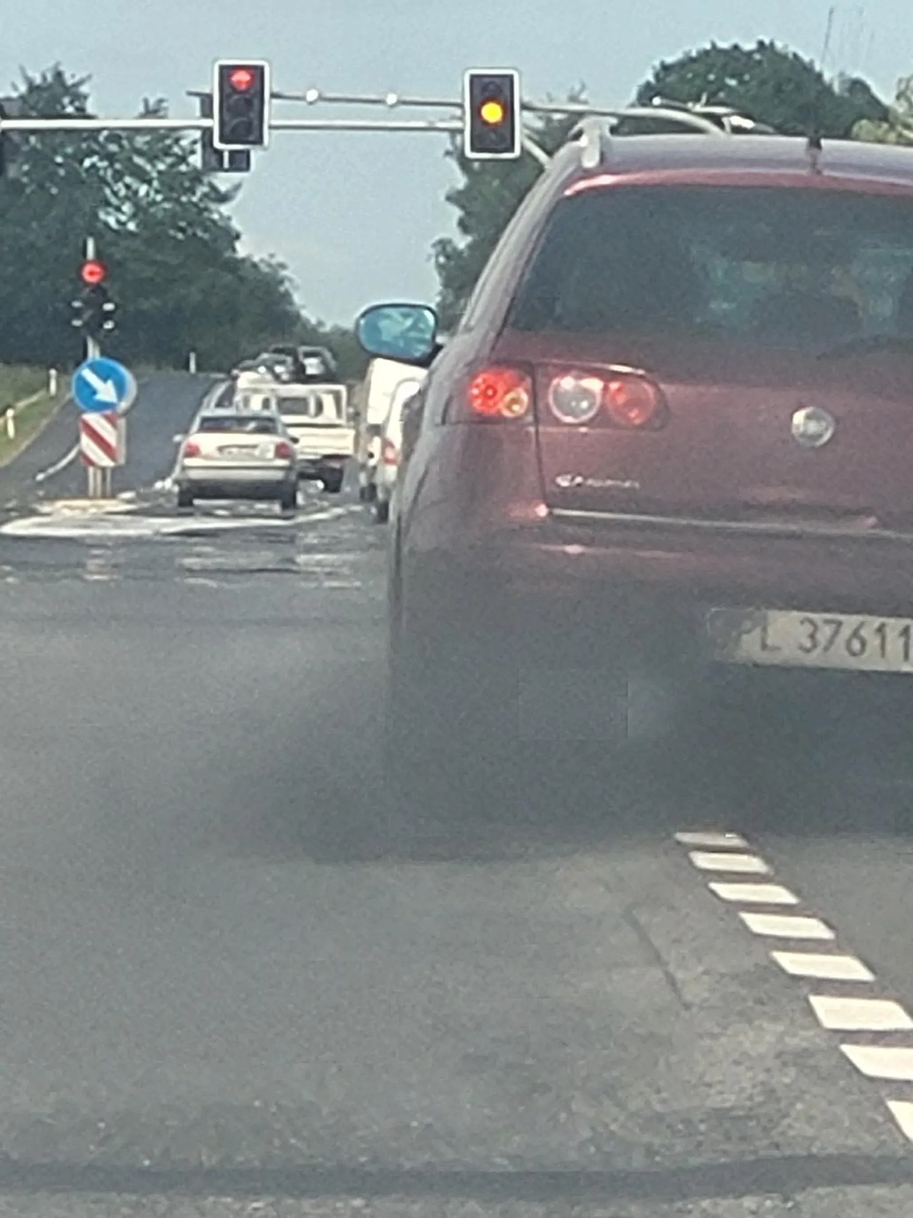 Czarny dym leci z auta non stop