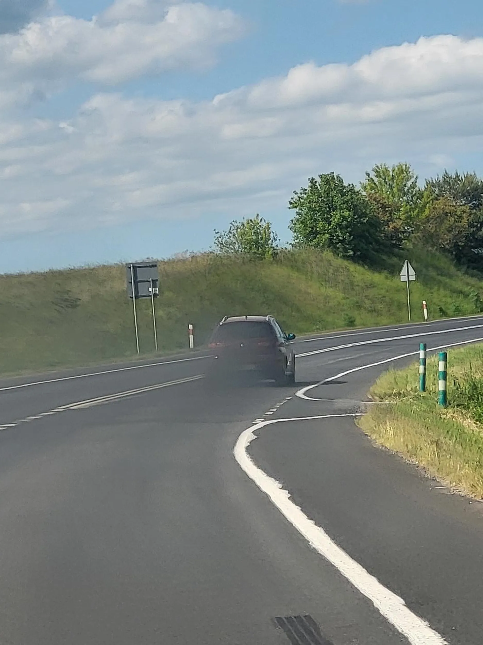 Czarny dym leci z auta non stop