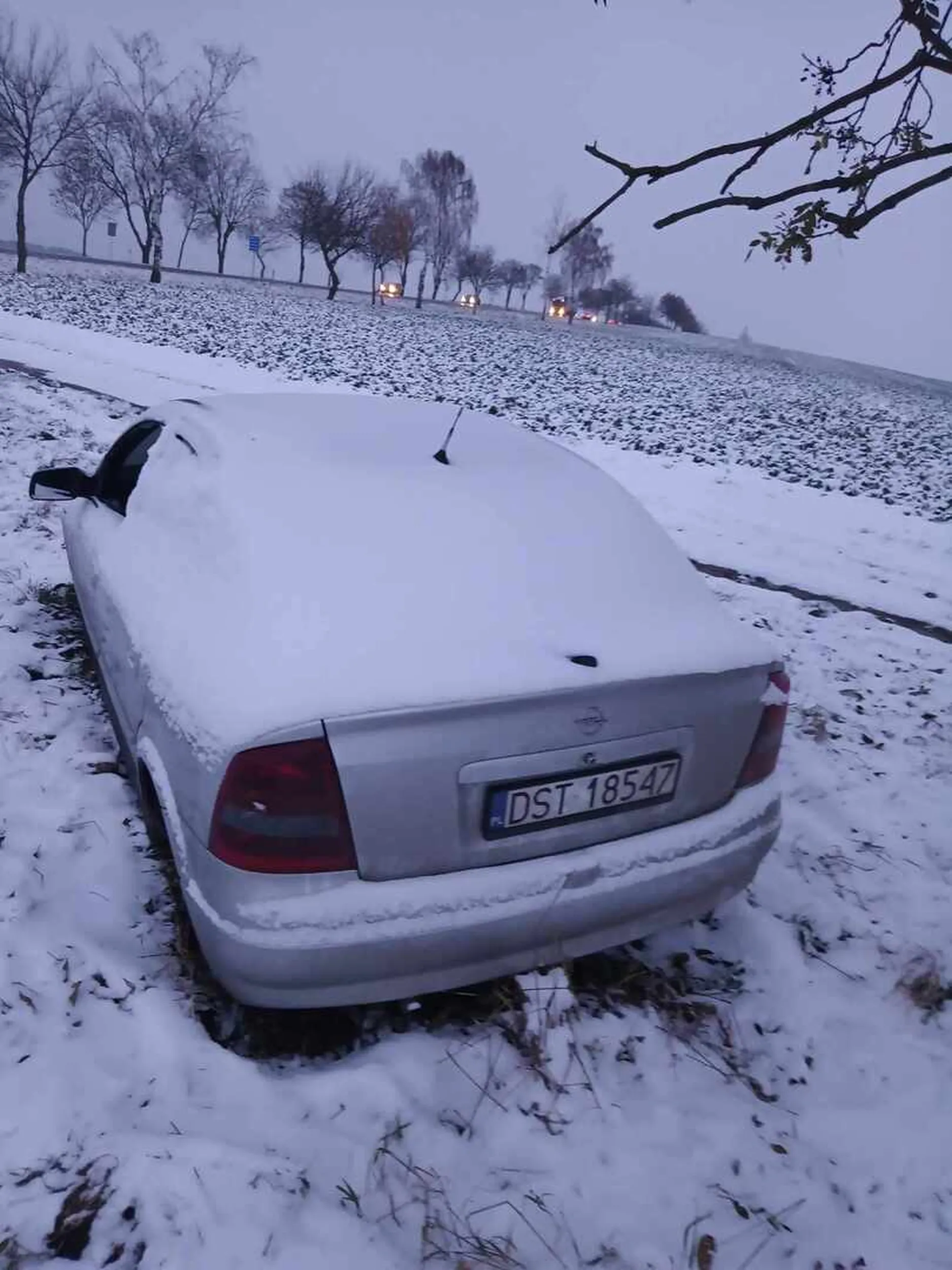 witam szukam info o właścicielu auta które znajduje się na moim terenie