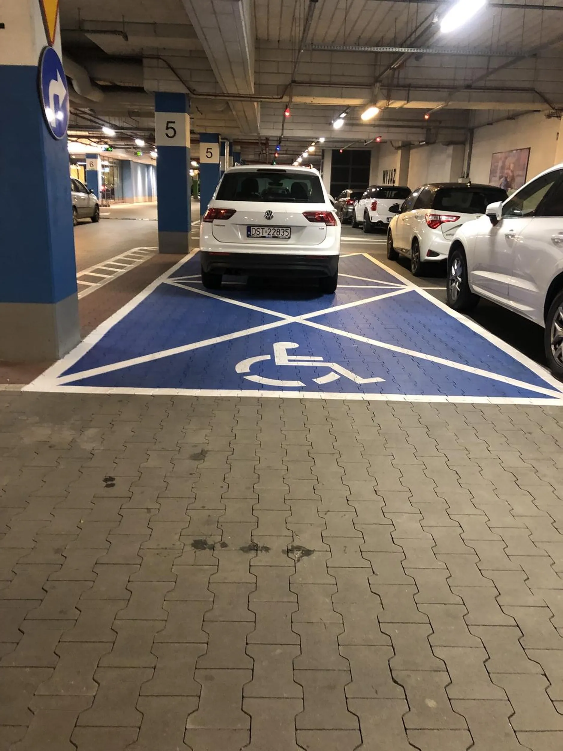 Nie dość ze inwalida to jeszcze podwójny… nowe z salonu i szkoda ?